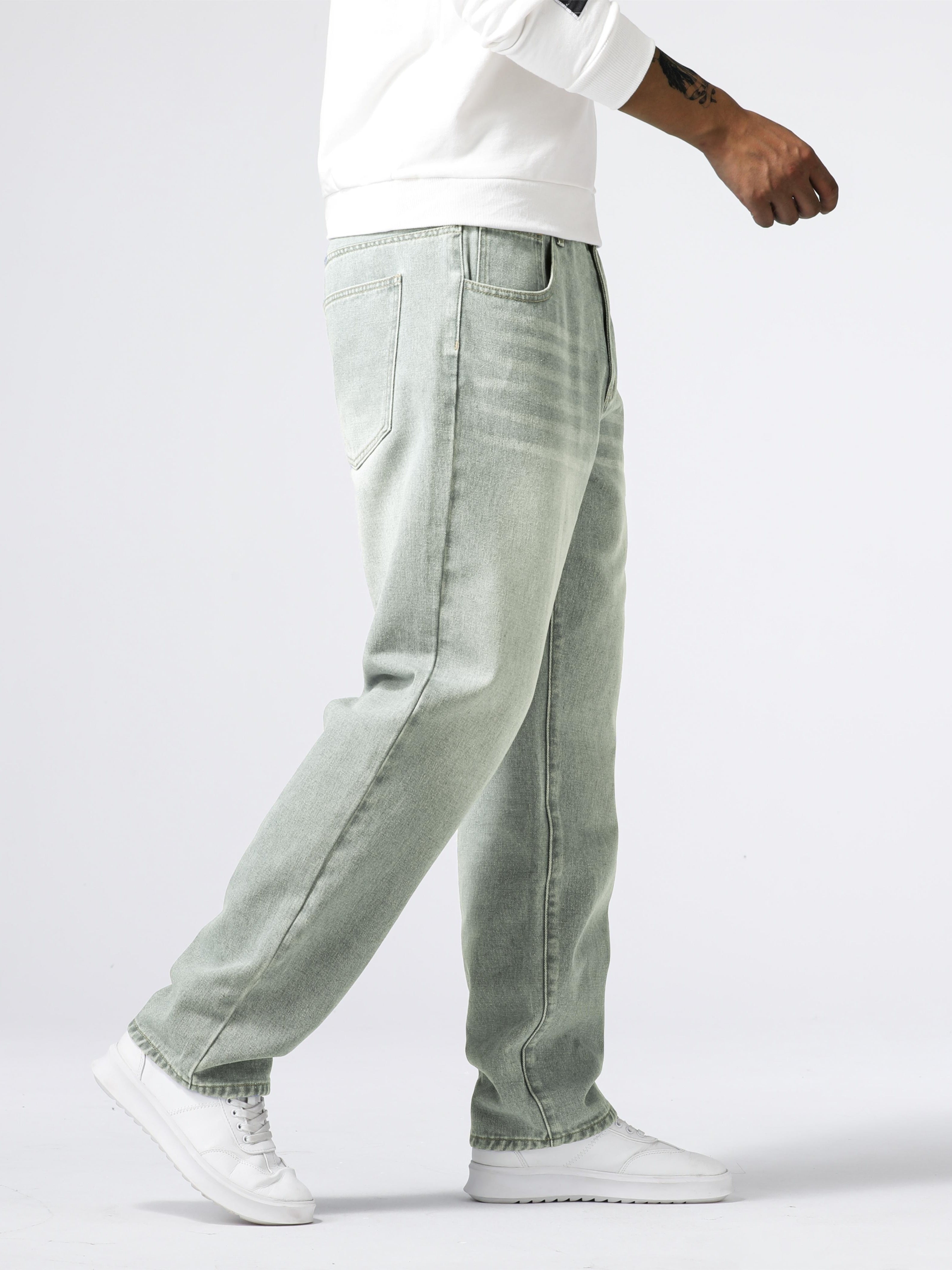 Men's jeans in classic design