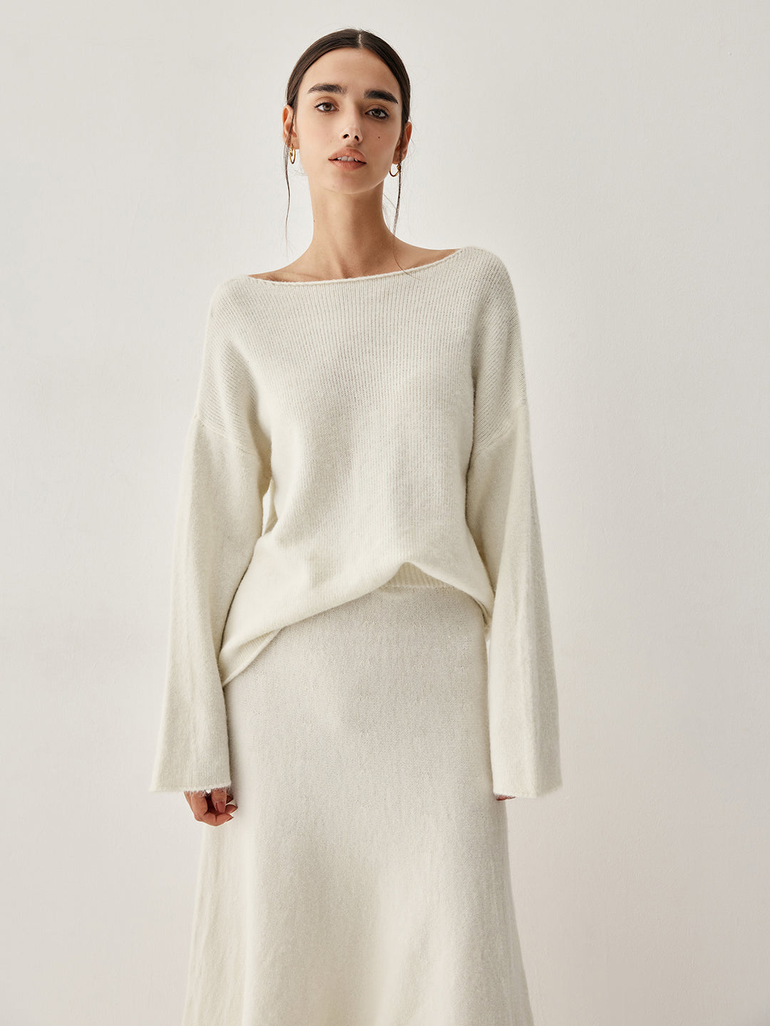 No-shoulders White Sweater And Long Skirt Set