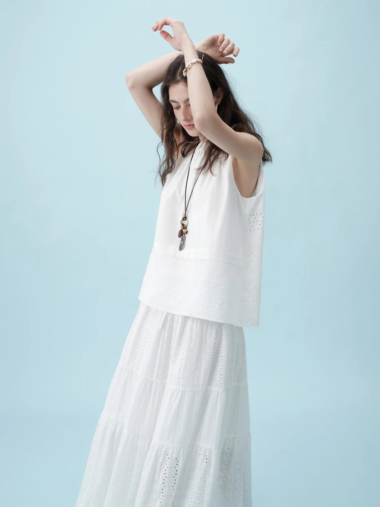 White Sleeveless Top & Textured Chiffon Skirt Set