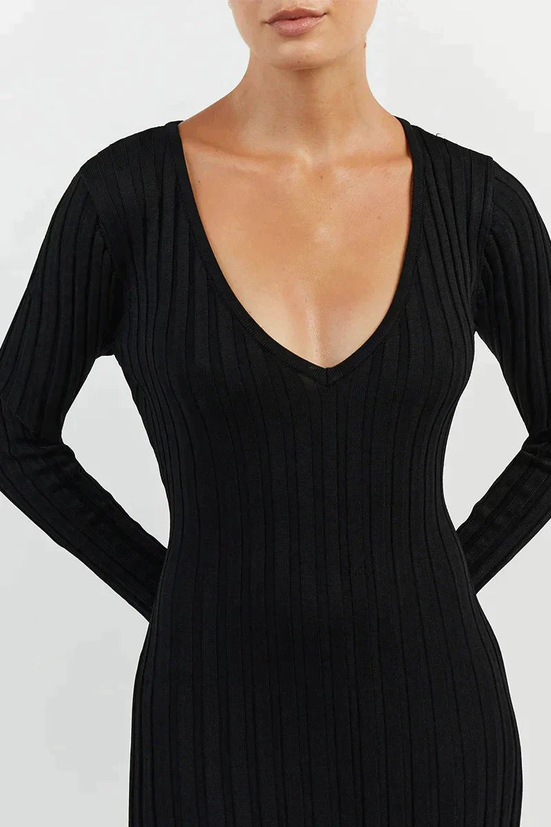 Knitted beauty with long sleeves