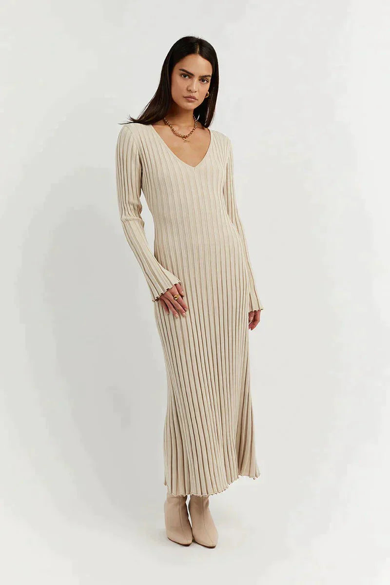 Knitted beauty with long sleeves