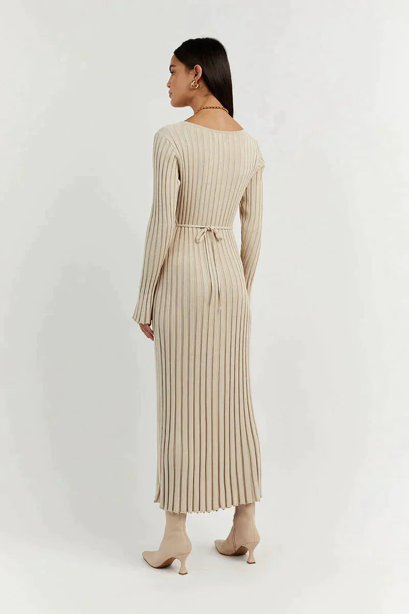 Knitted beauty with long sleeves