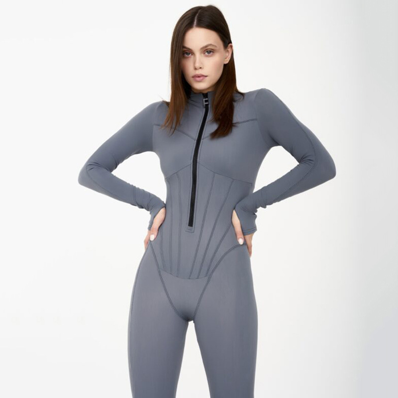 Tight jumpsuit with zipper