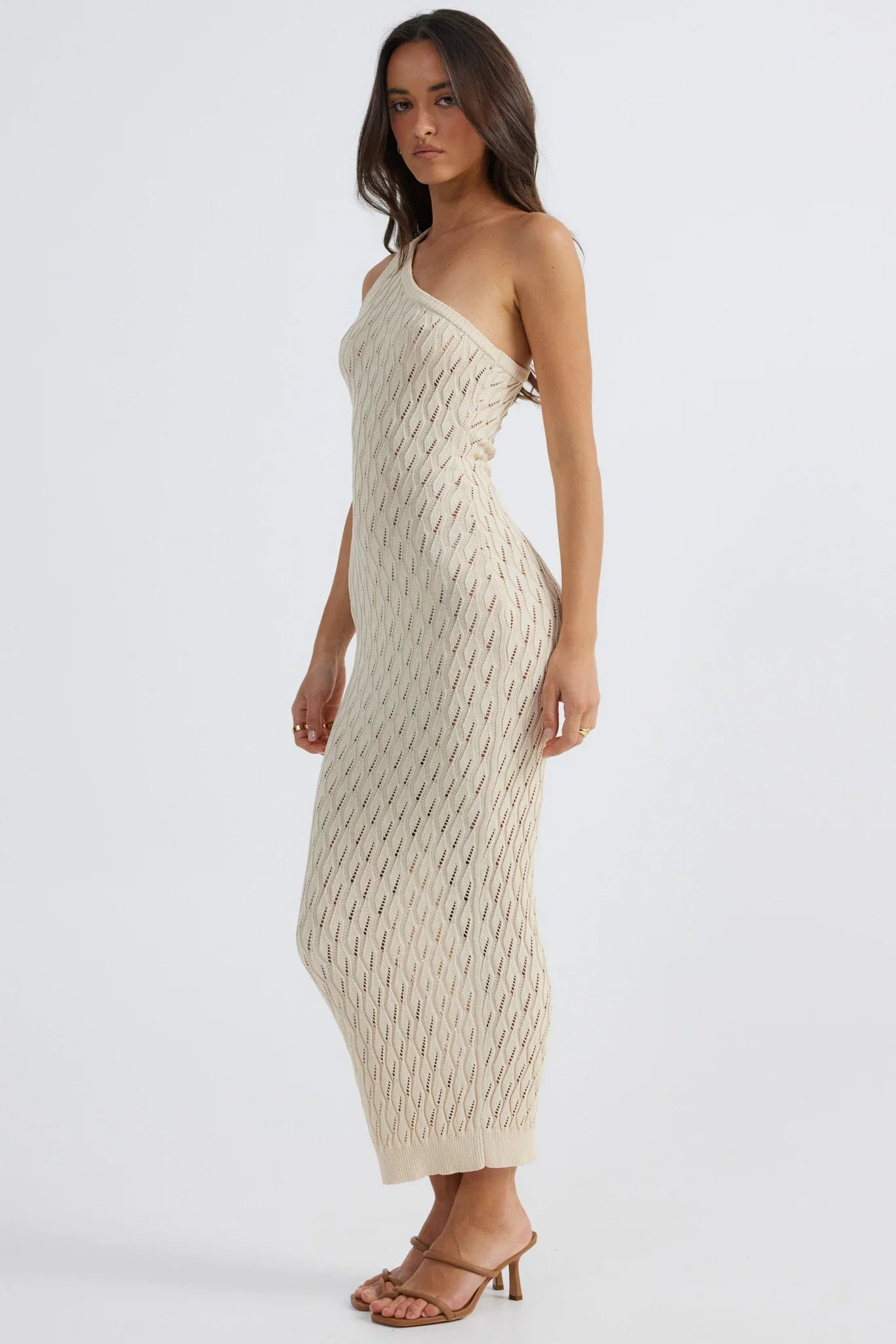 Knitted maxi dress with one shoulder and hollow