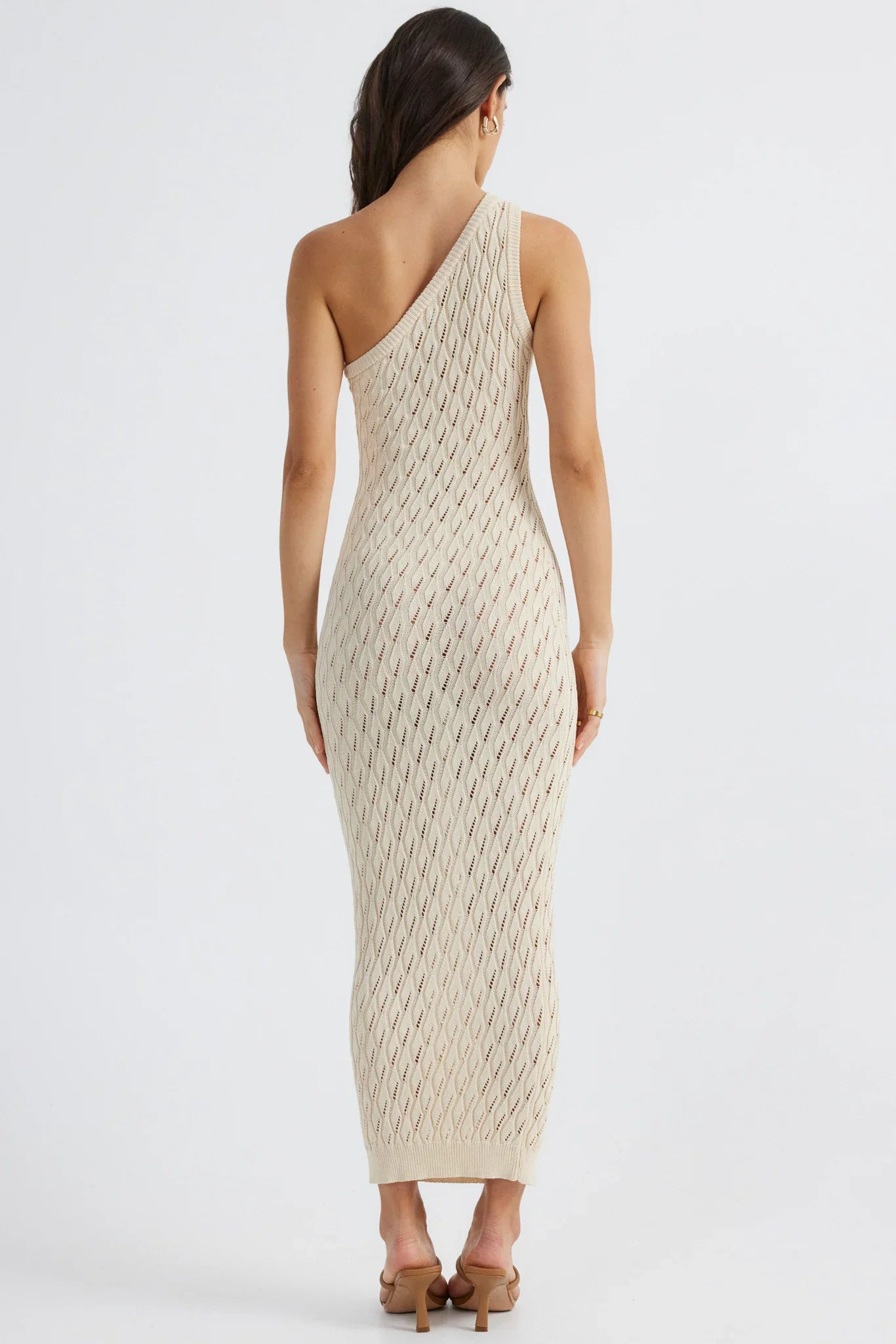 Knitted maxi dress with one shoulder and hollow