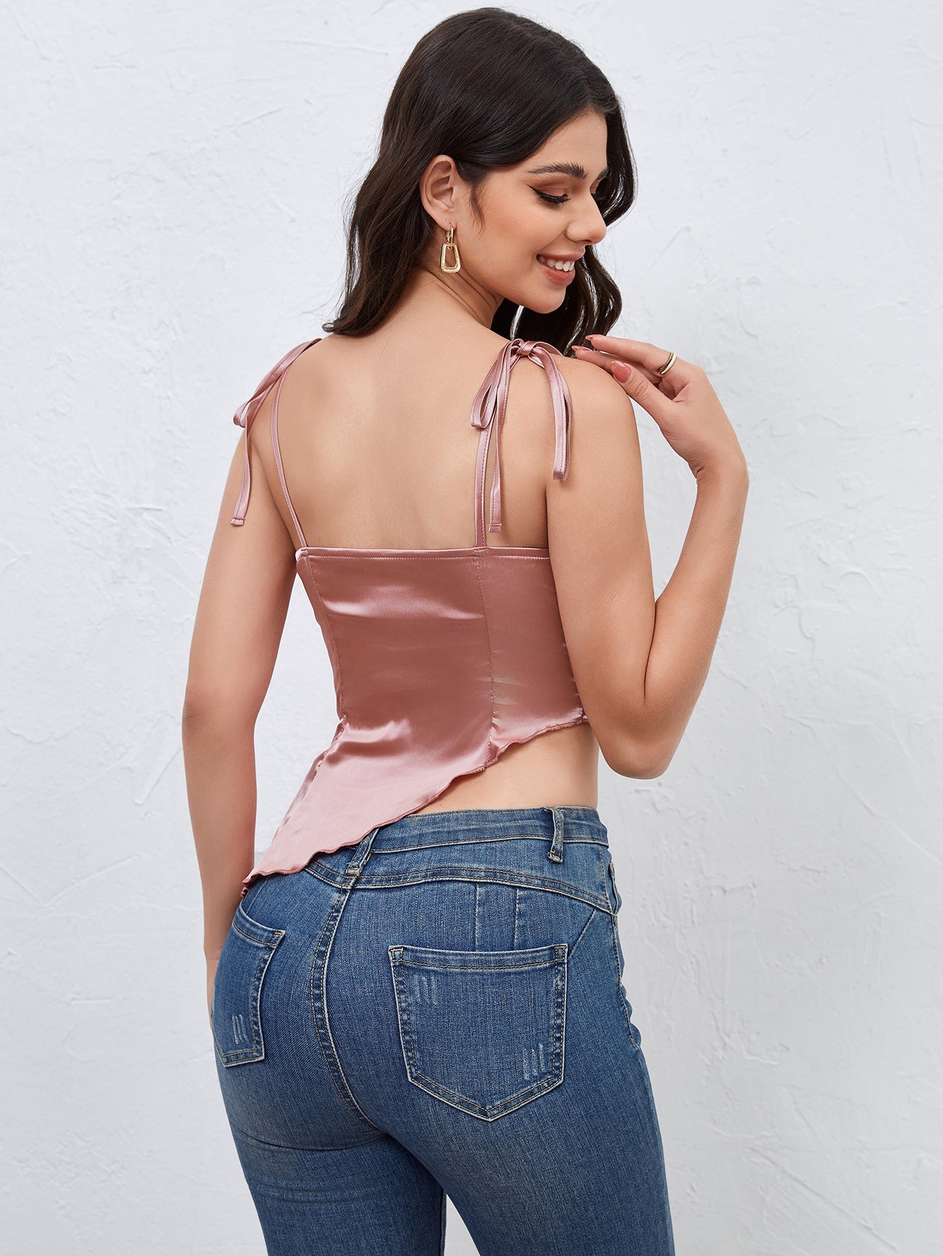 Short pink top with lace-up closure