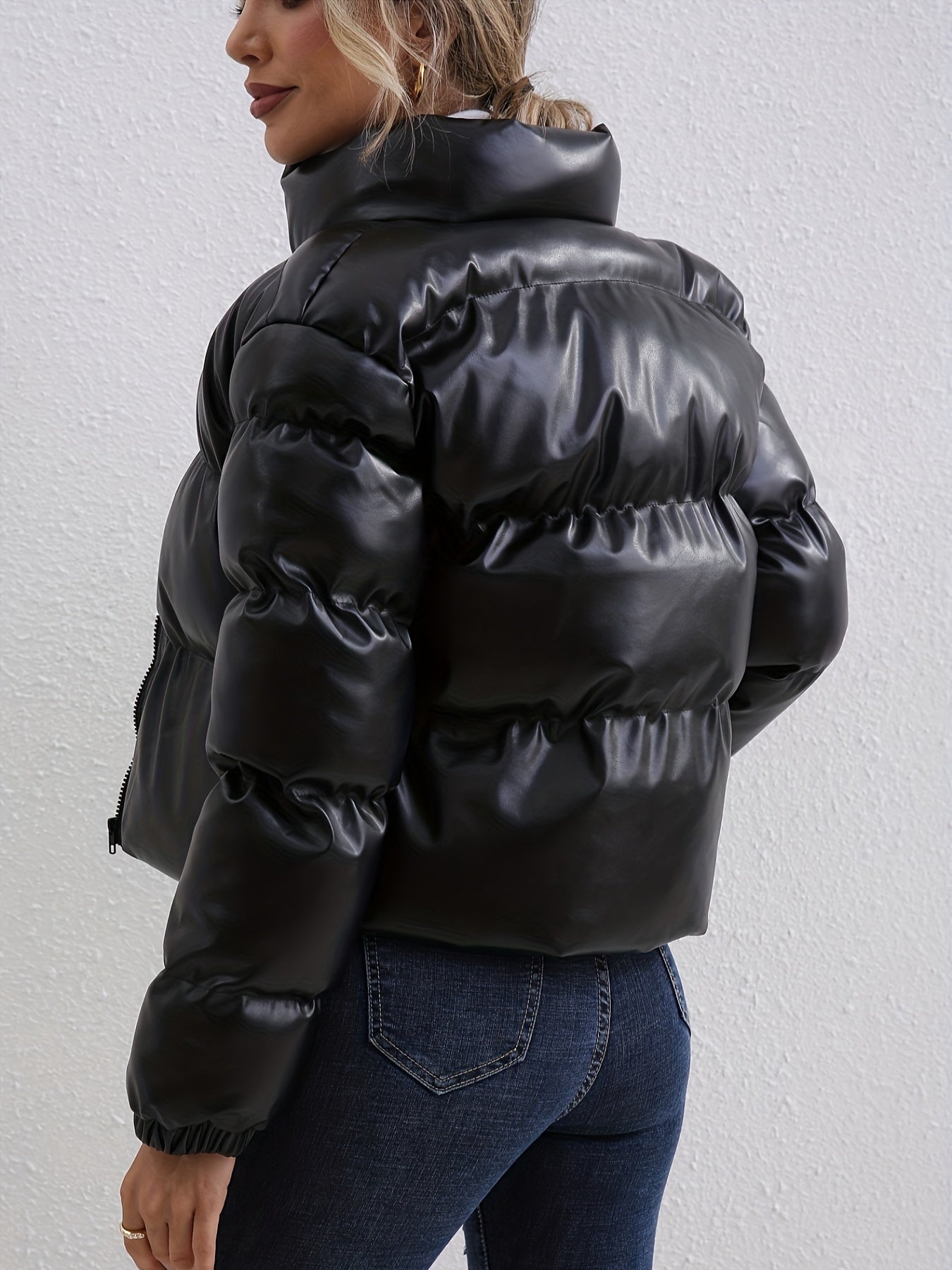 Short black down jacket with down filling