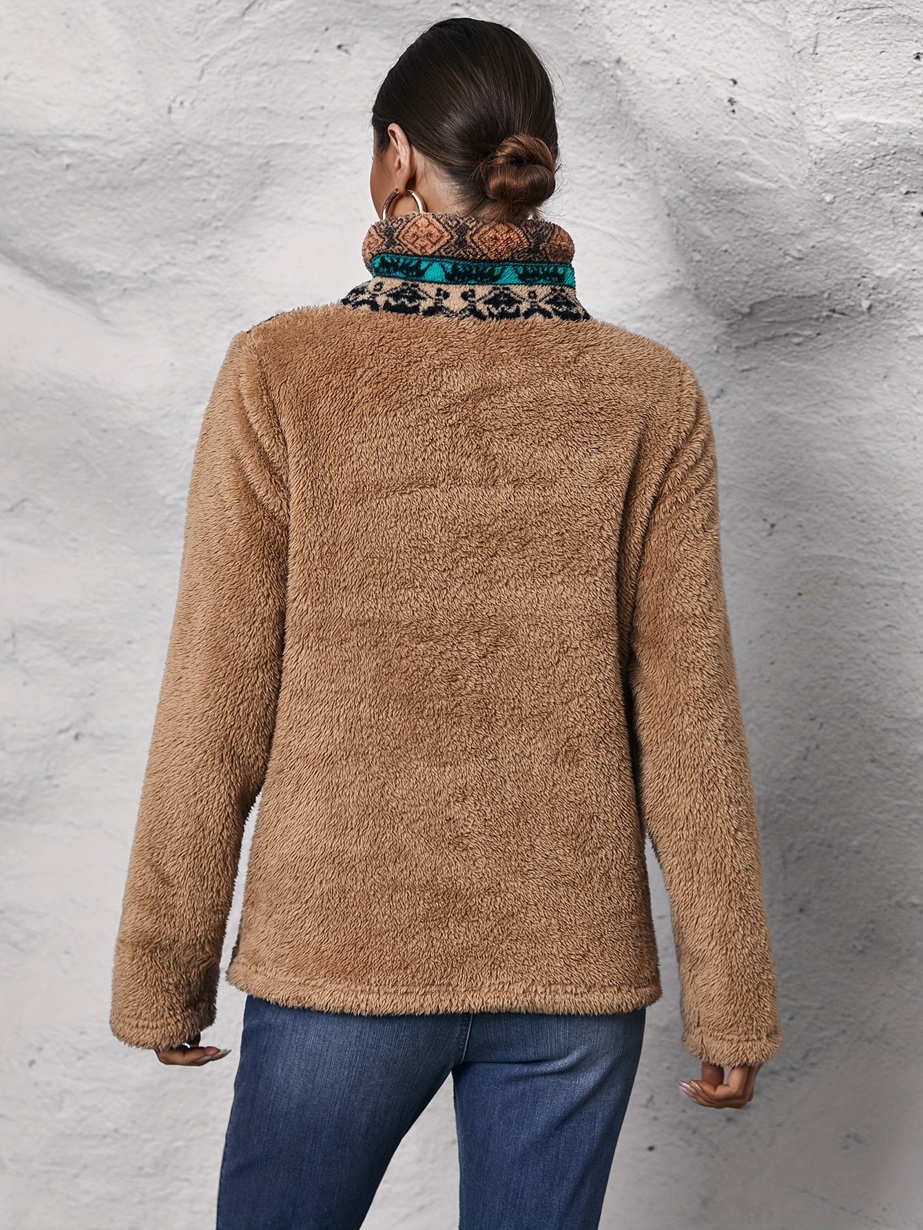 Teddy sweater with ethnic pattern