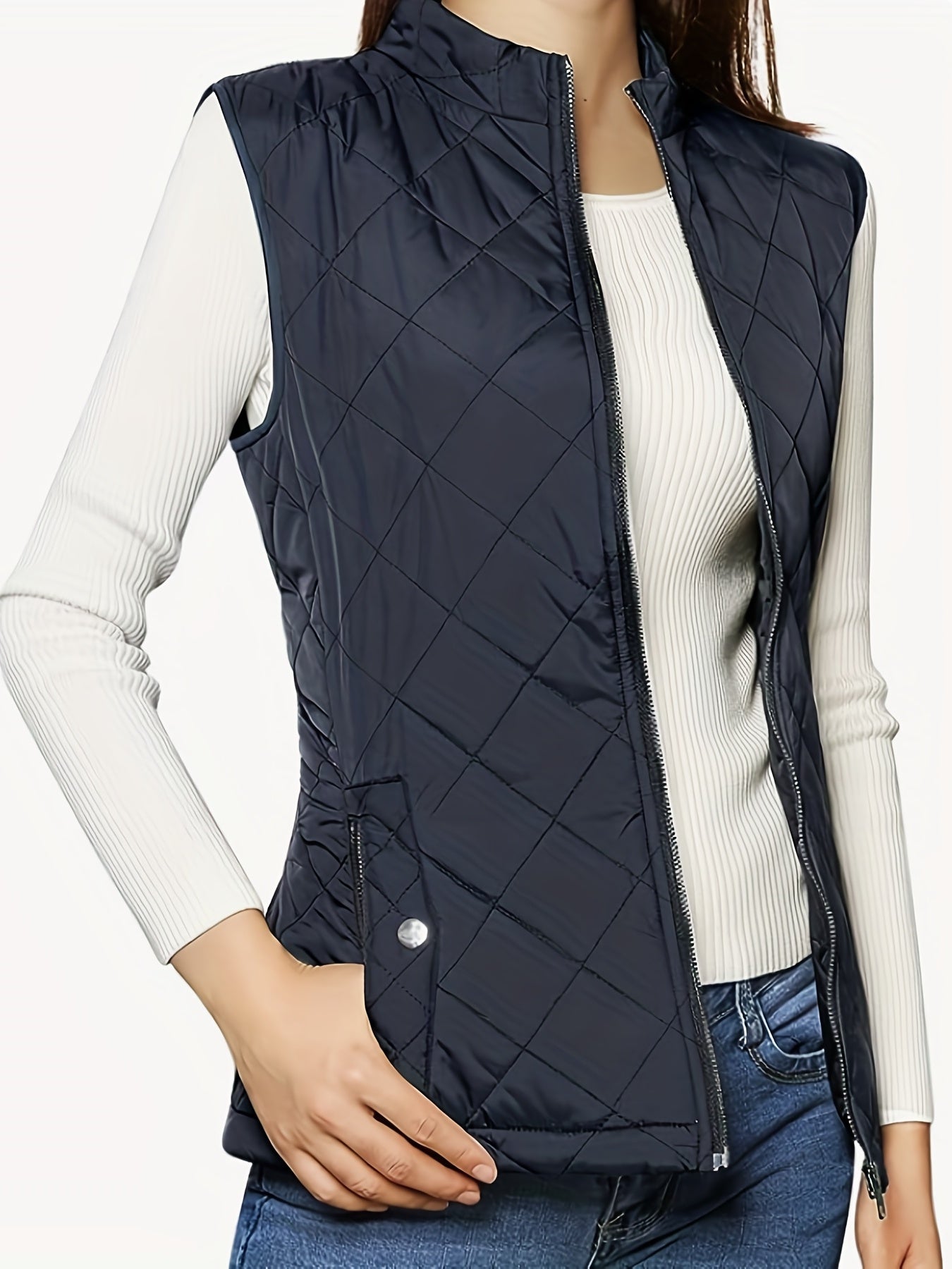 Sleeveless cardigan with argyle pattern