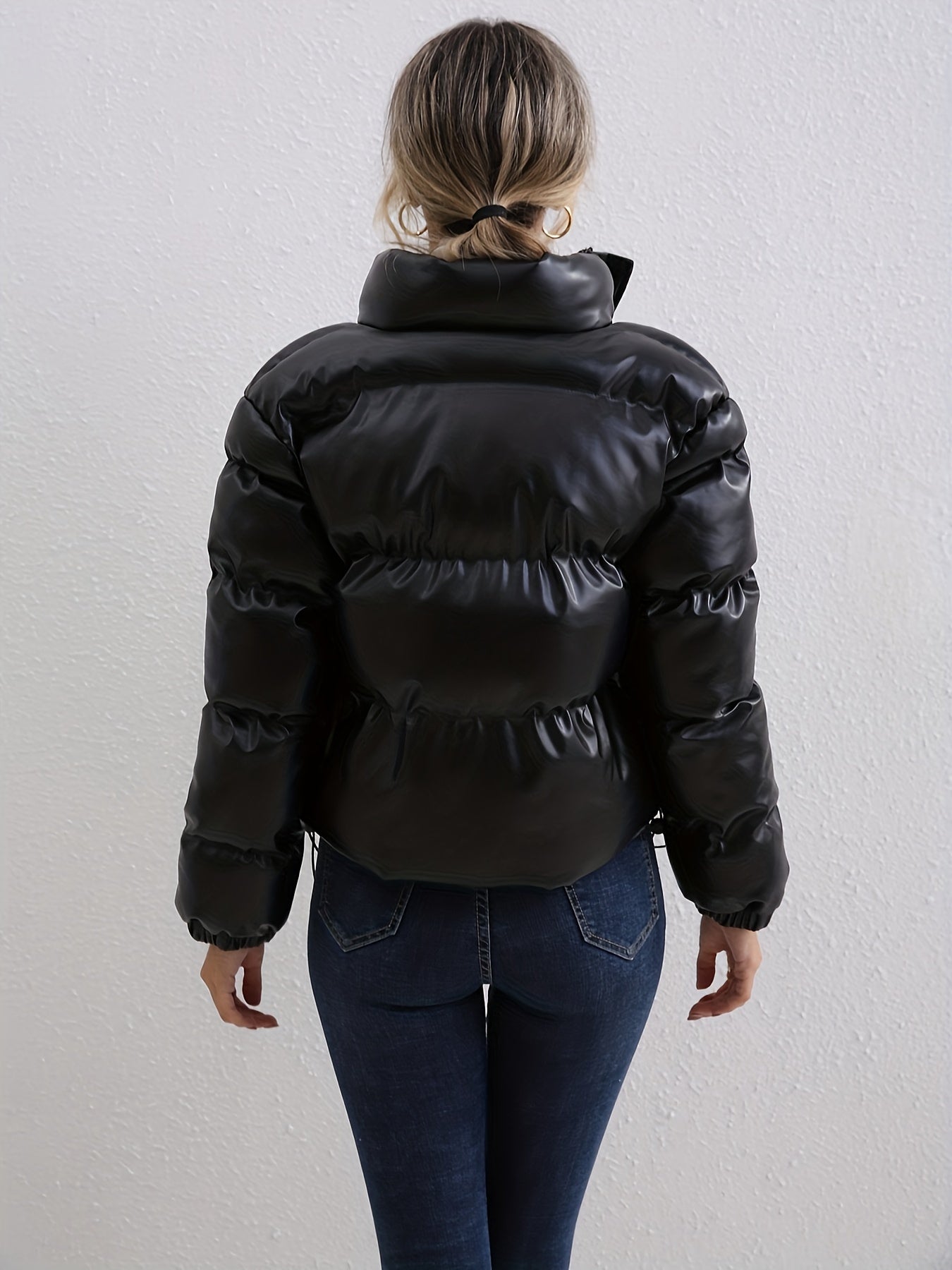 Short black down jacket with down filling