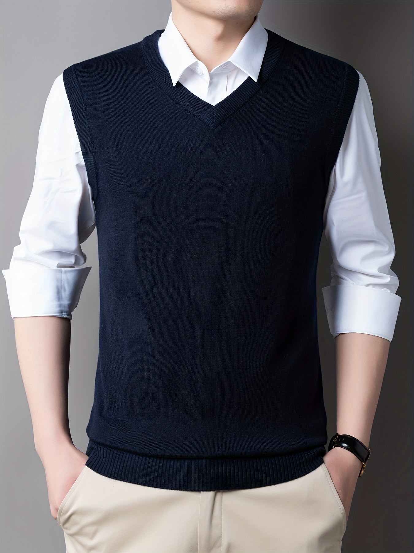 Sleeveless knitted sweater for men