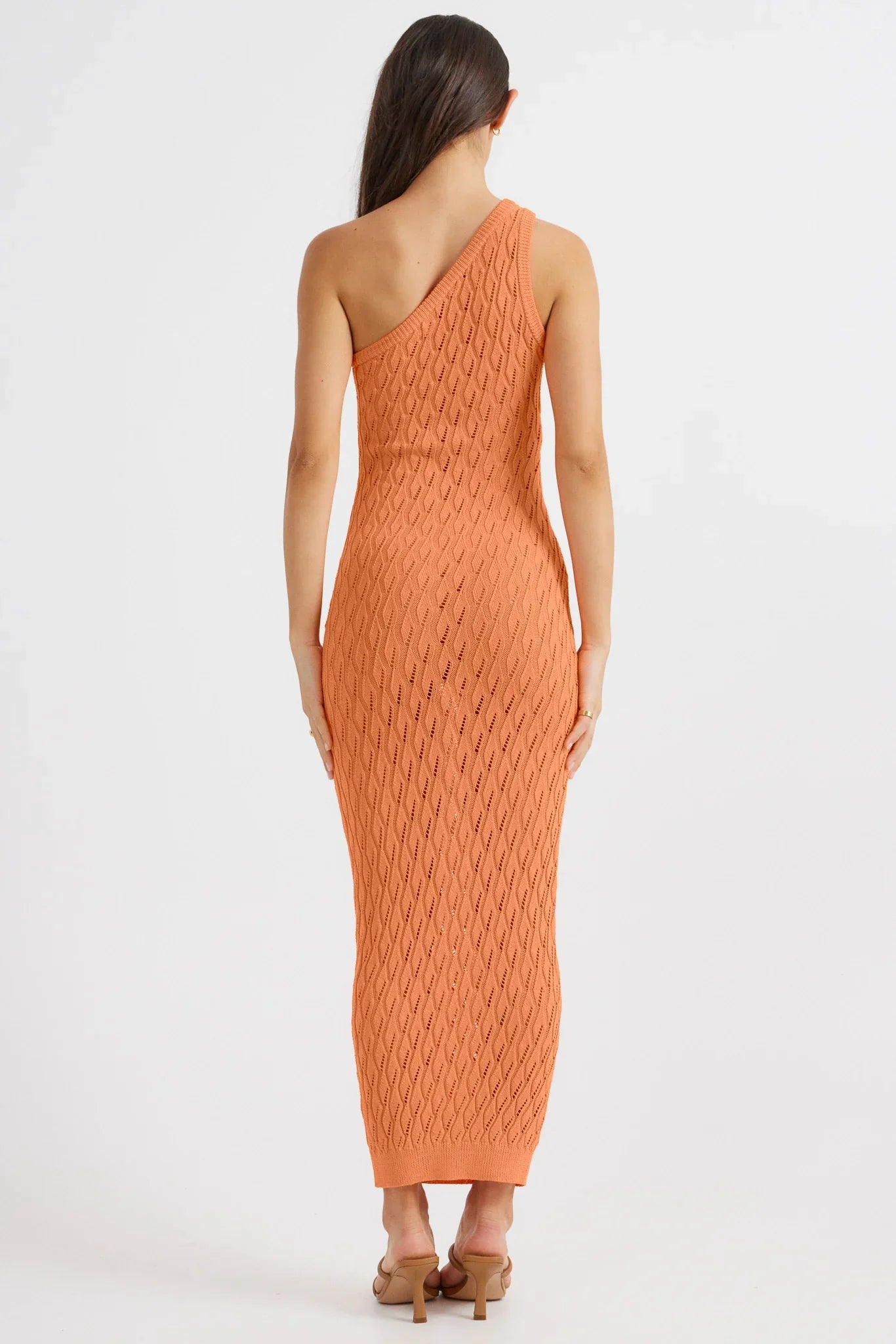 Knitted maxi dress with one shoulder and hollow