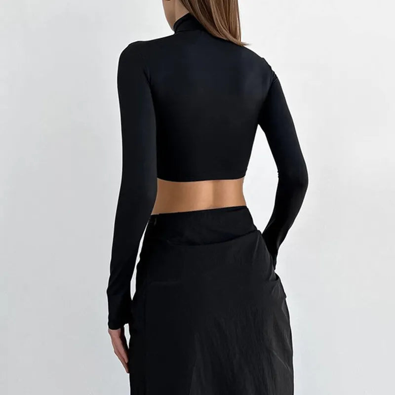 T-shirt with turtleneck and pleats