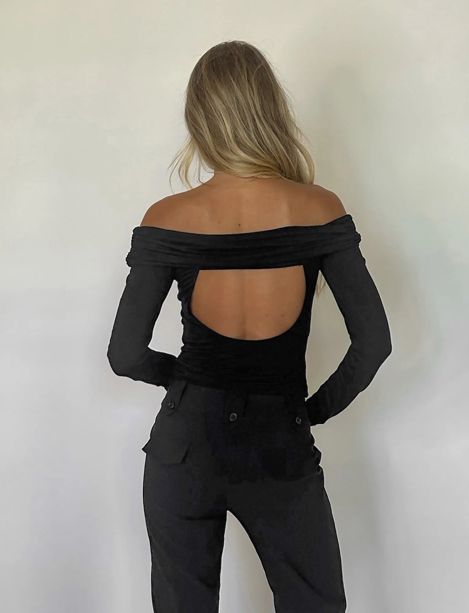 Chic back hollow of shoulder top