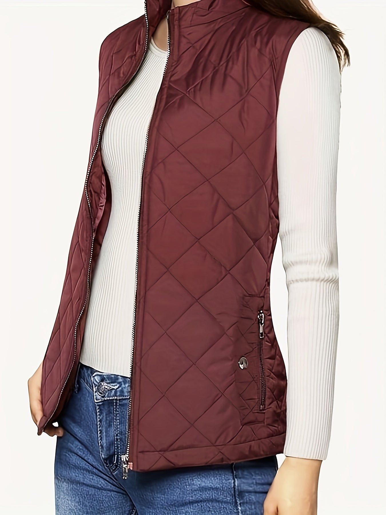 Sleeveless cardigan with argyle pattern