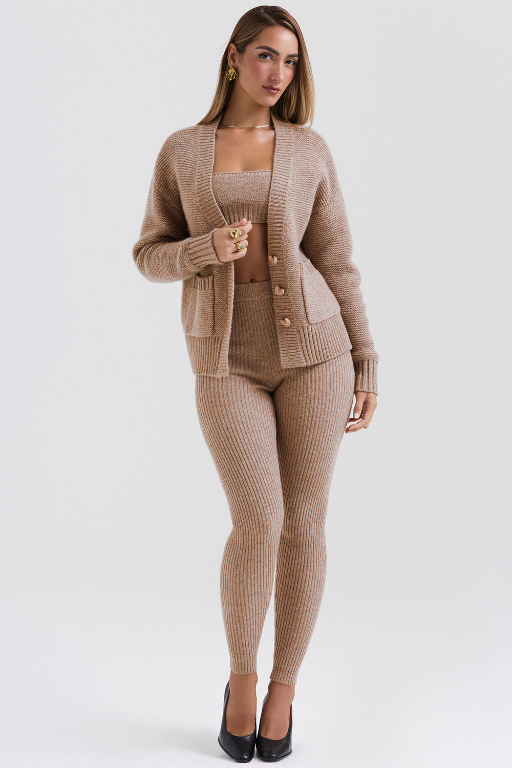 Barley coarse cardigan made of natural wool with bralette and leggings