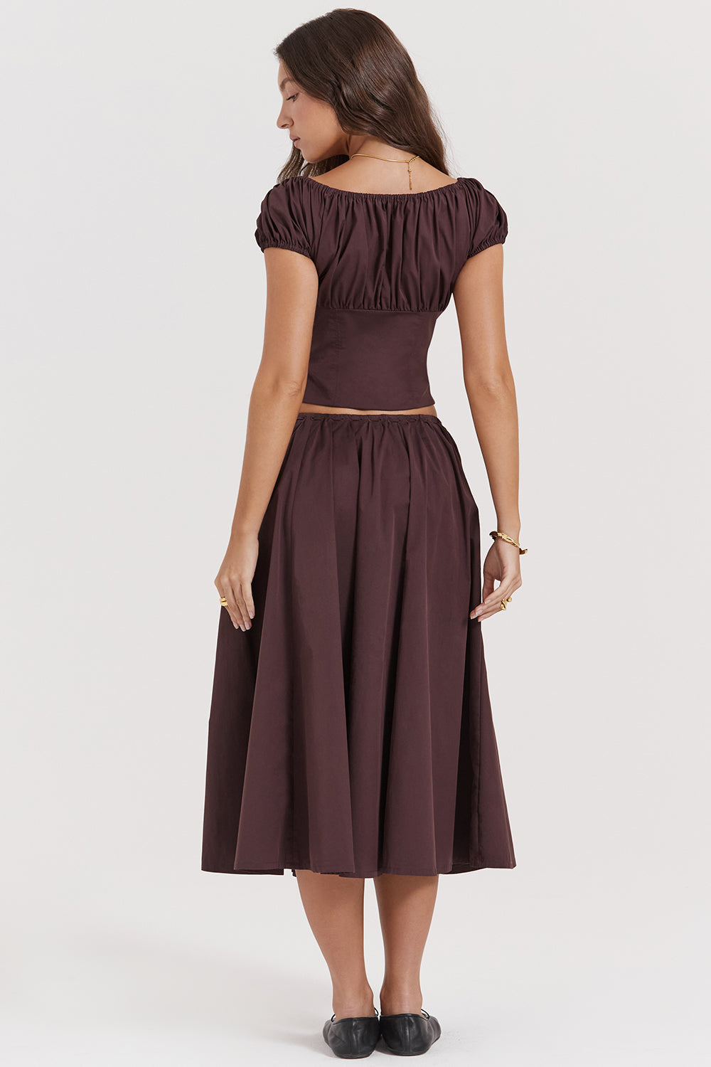 Top with ruffles in deep brown and midi skirt with ruffles