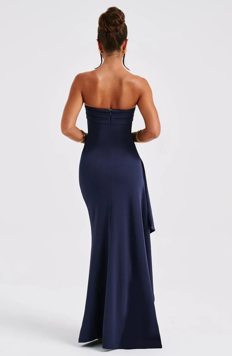 Twisted maxi dress without shoulders