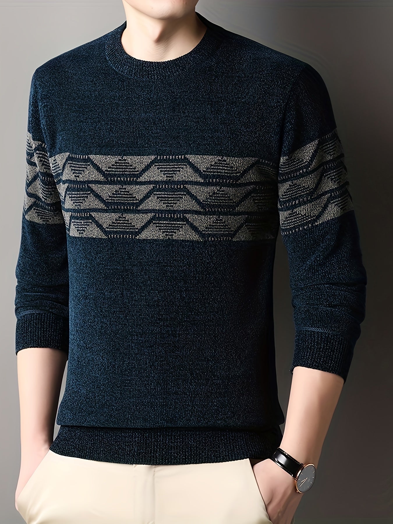 Slim knitted sweater with ethnic pattern