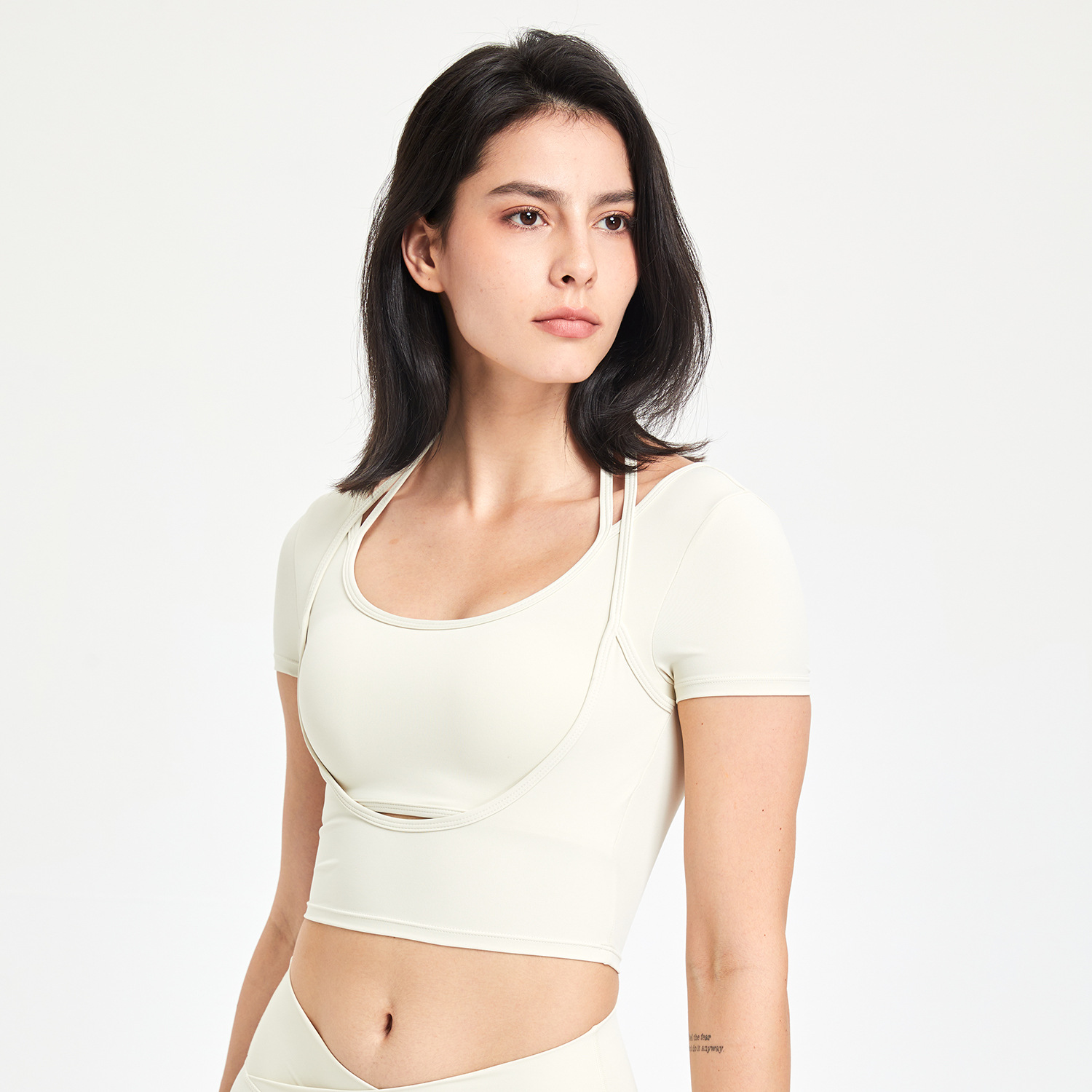 Sporty top with short sleeves for women