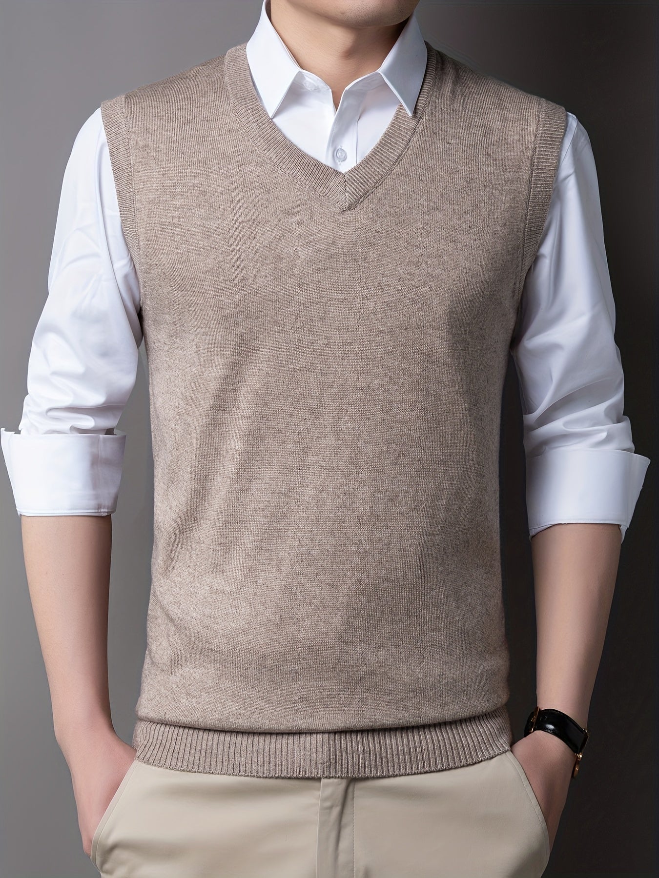 Sleeveless knitted sweater for men