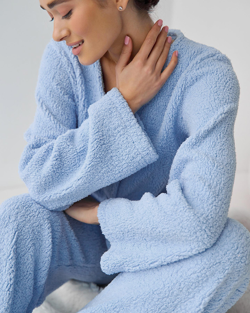 Blue long-sleeved wool pajamas for women