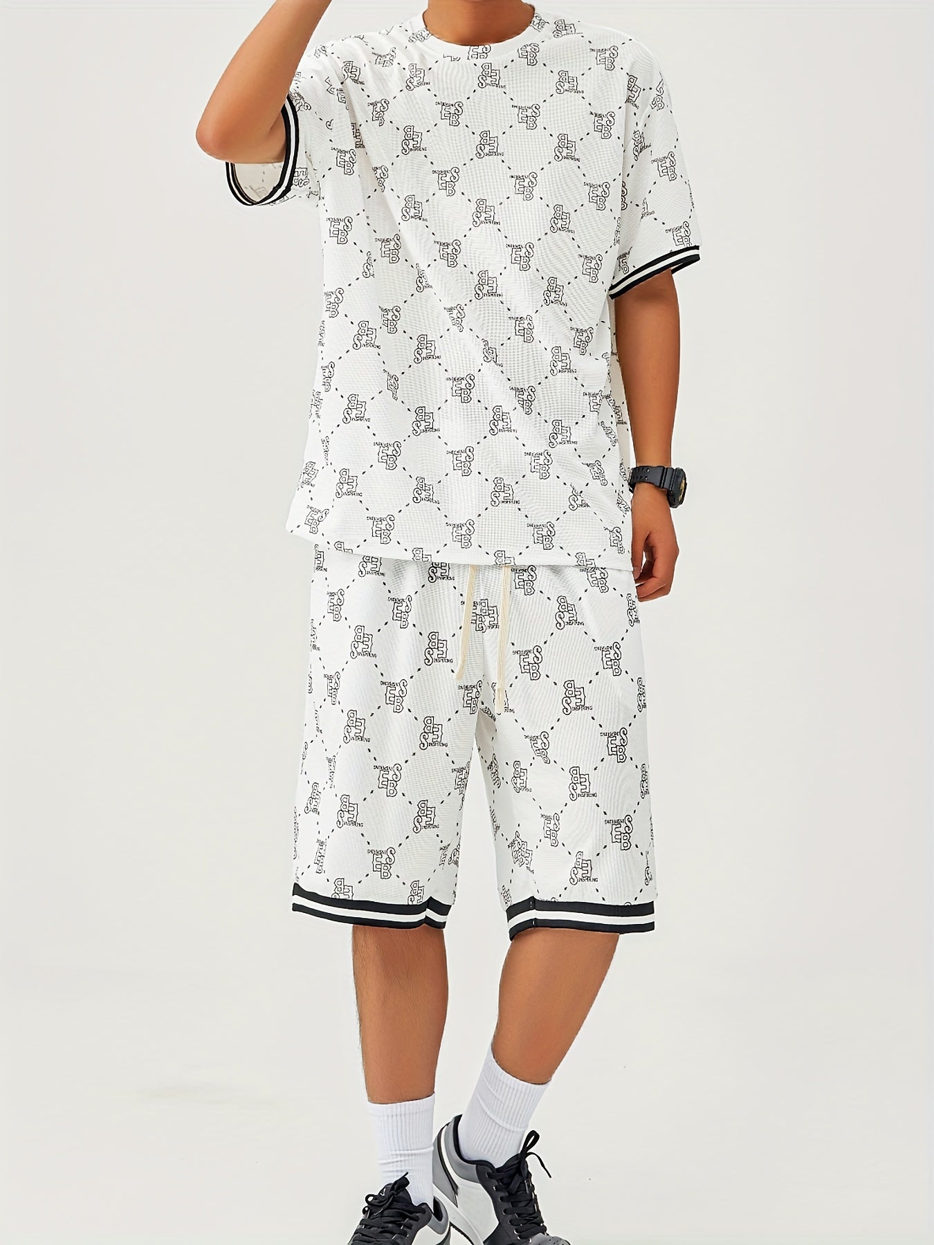 T-shirt and shorts with letter pattern print