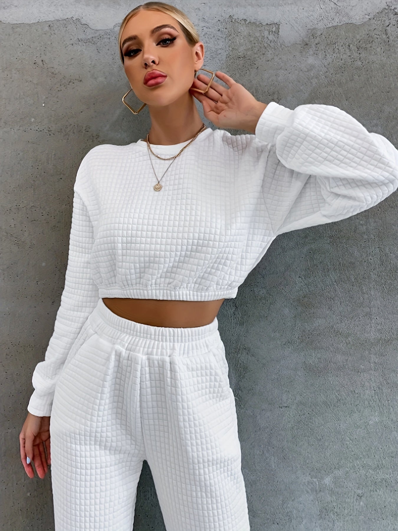 Structured cropped sweatshirt and pants for women