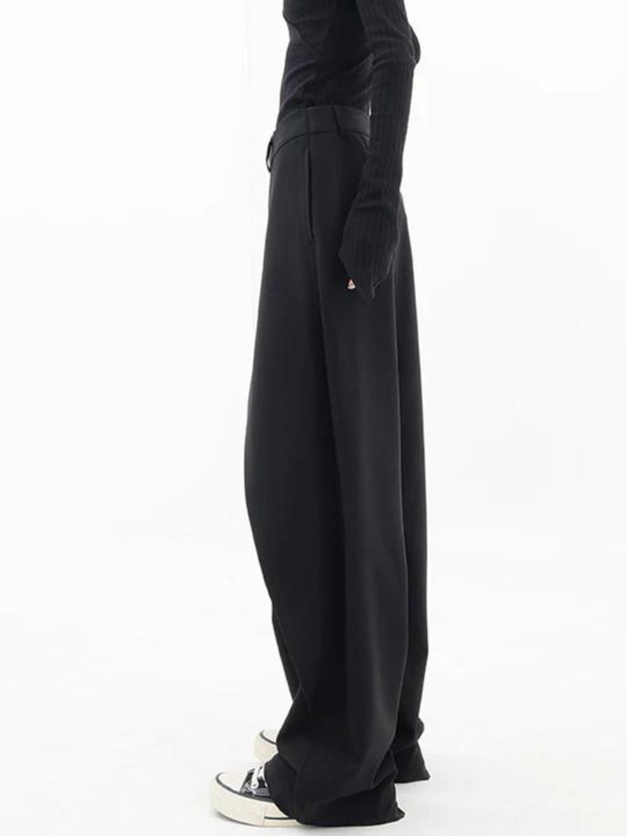 Asymmetrical wide trousers