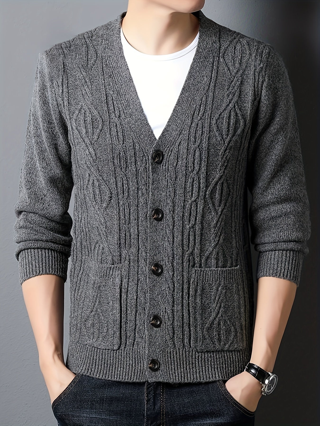 Loose-fitting cardigan with geometric pattern