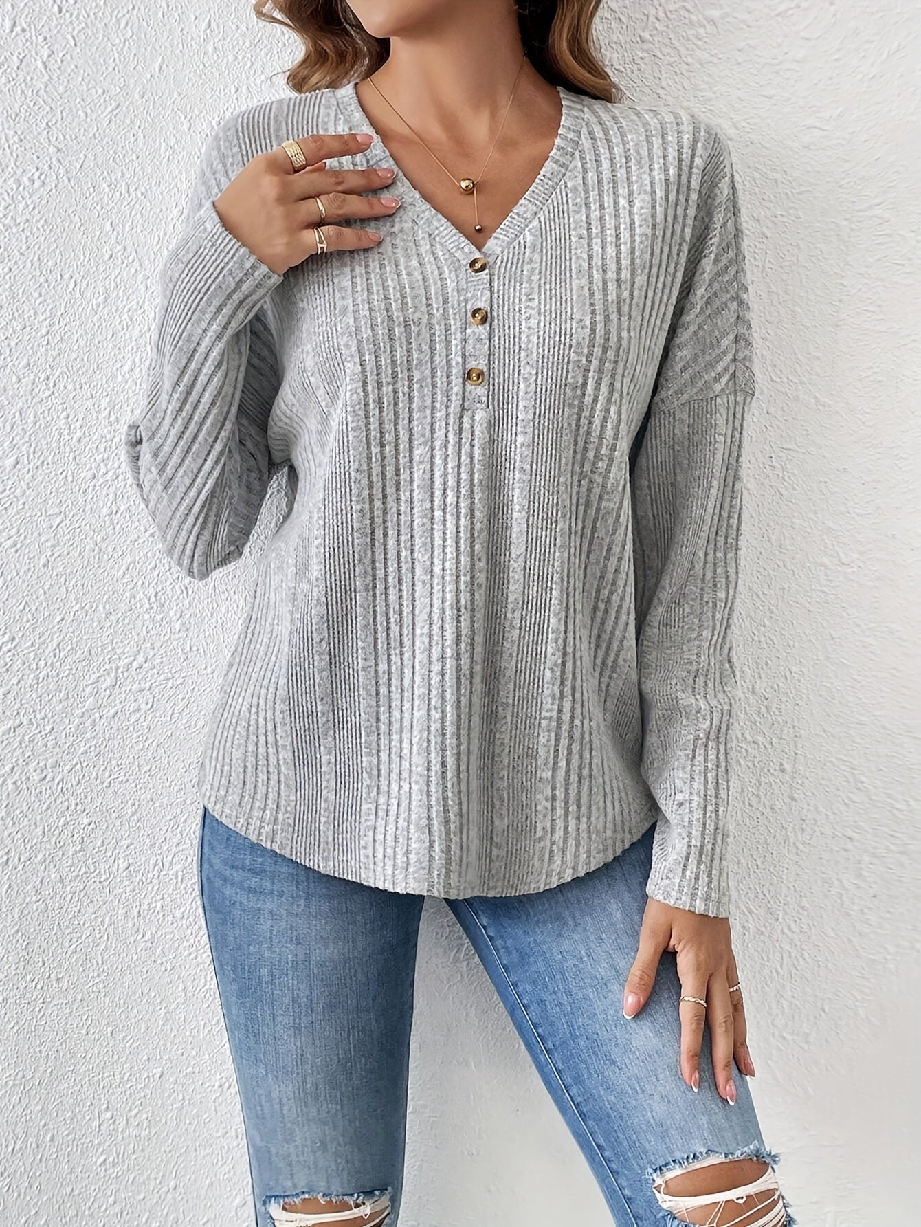 Casual gray t-shirt with long sleeves