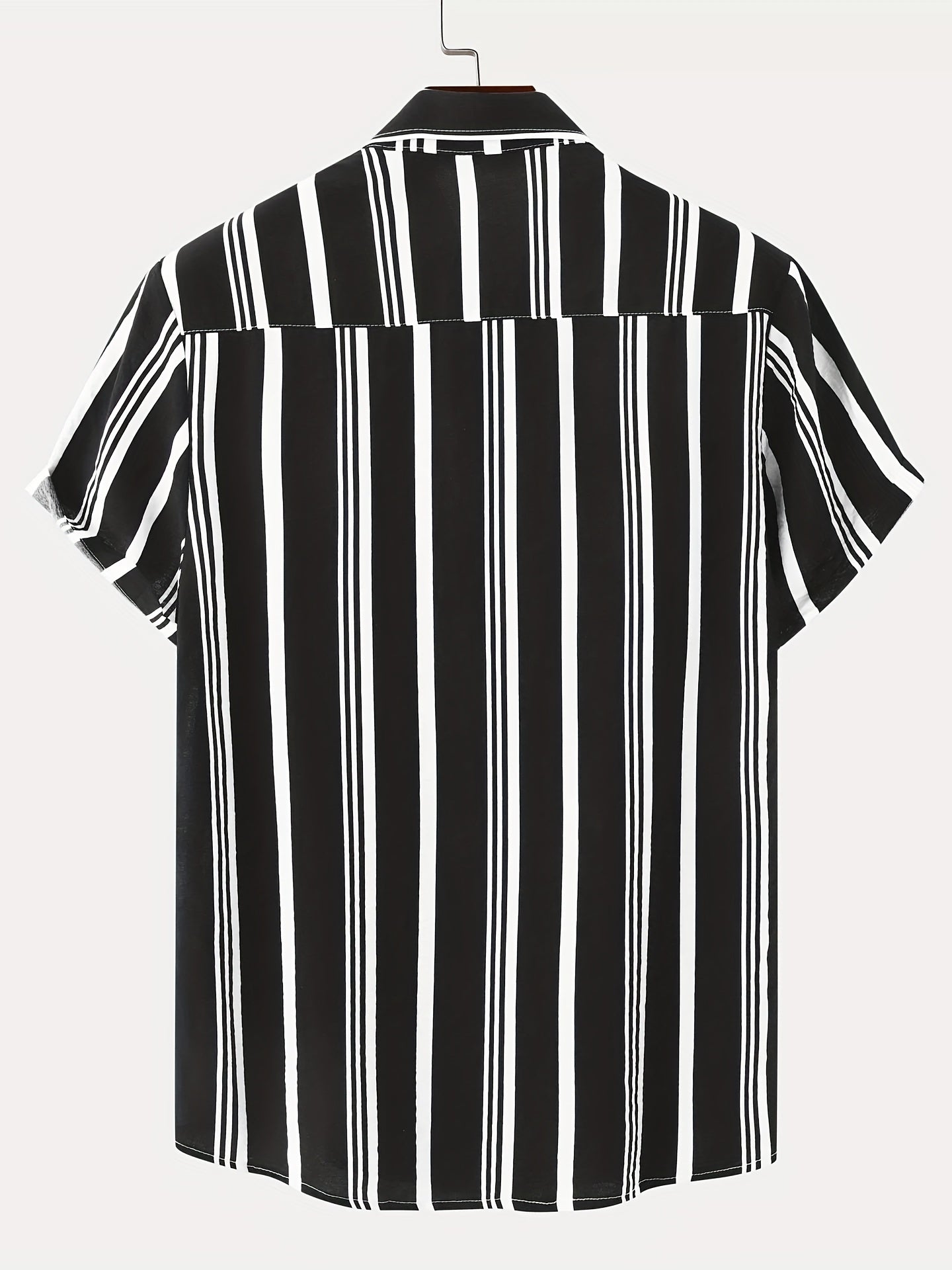 Casual thin short sleeve lapel shirt for men with a striped pattern