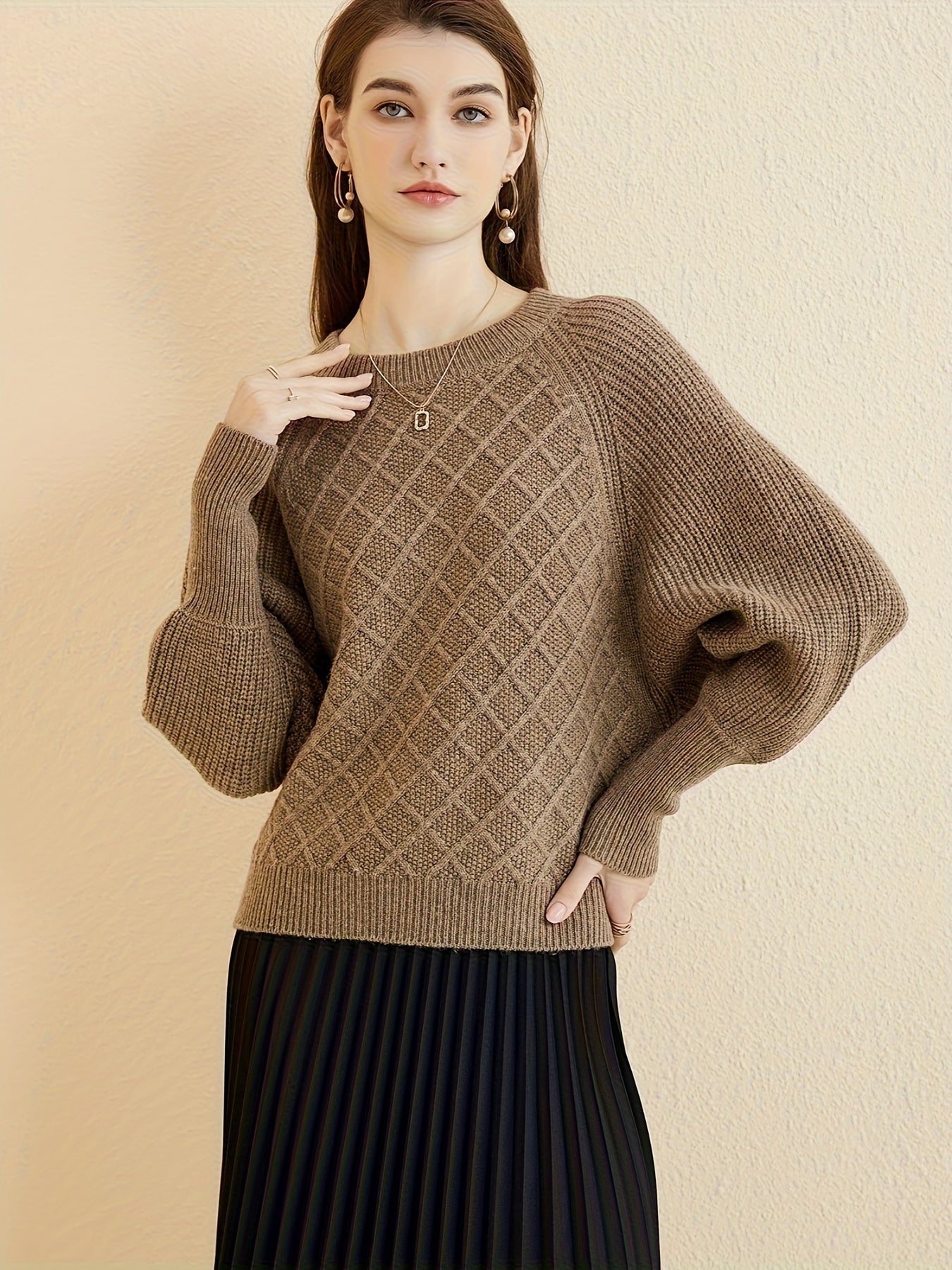 Elegant sweater with batwing sleeves