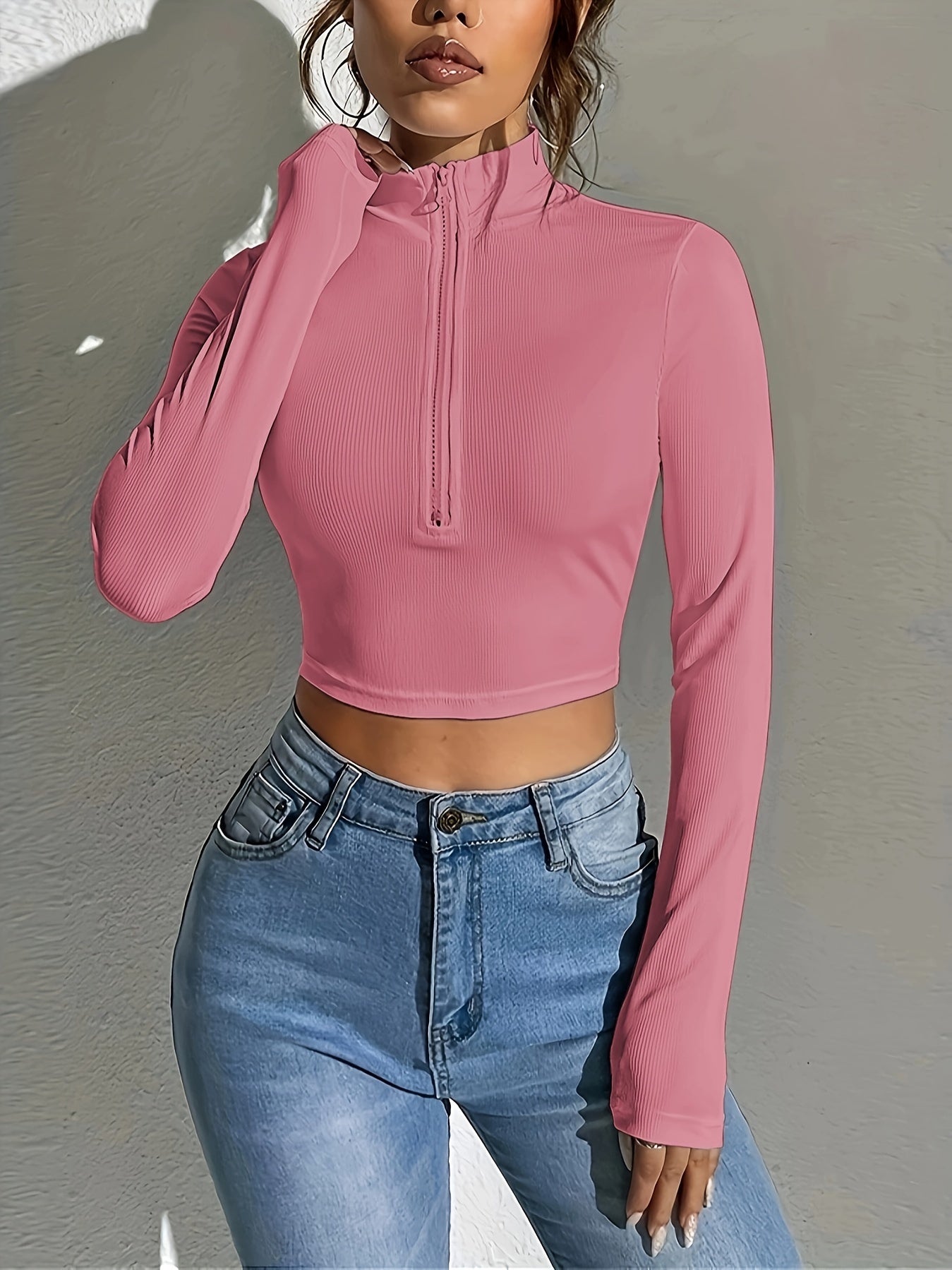 Ribbed cropped T-shirt with front zipper