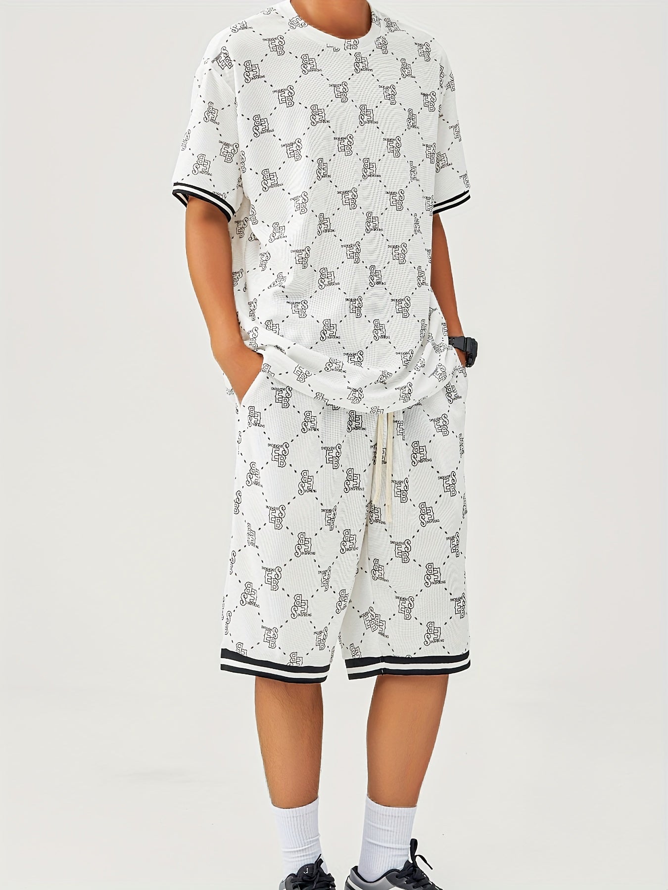 T-shirt and shorts with letter pattern print