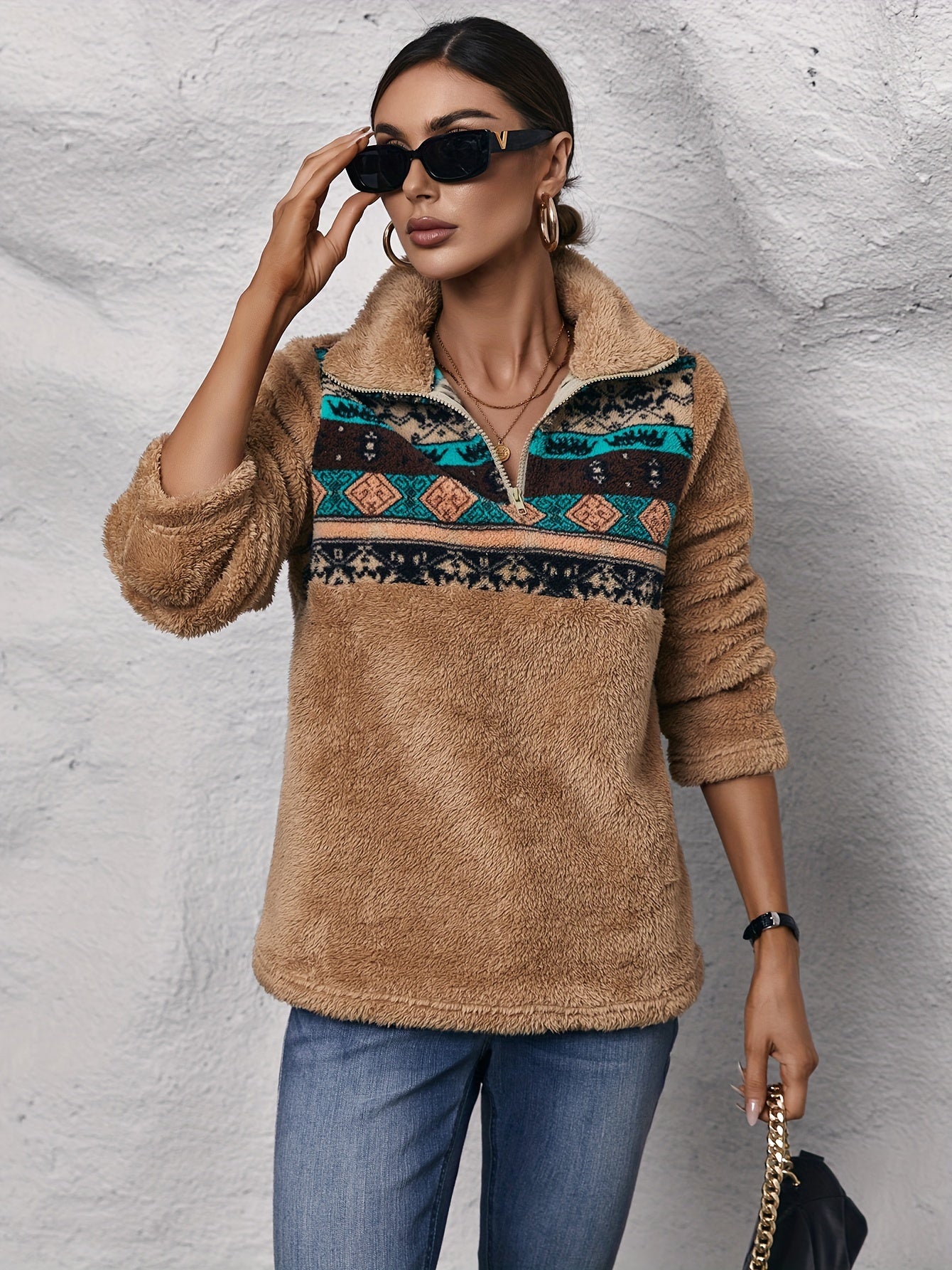 Teddy sweater with ethnic pattern