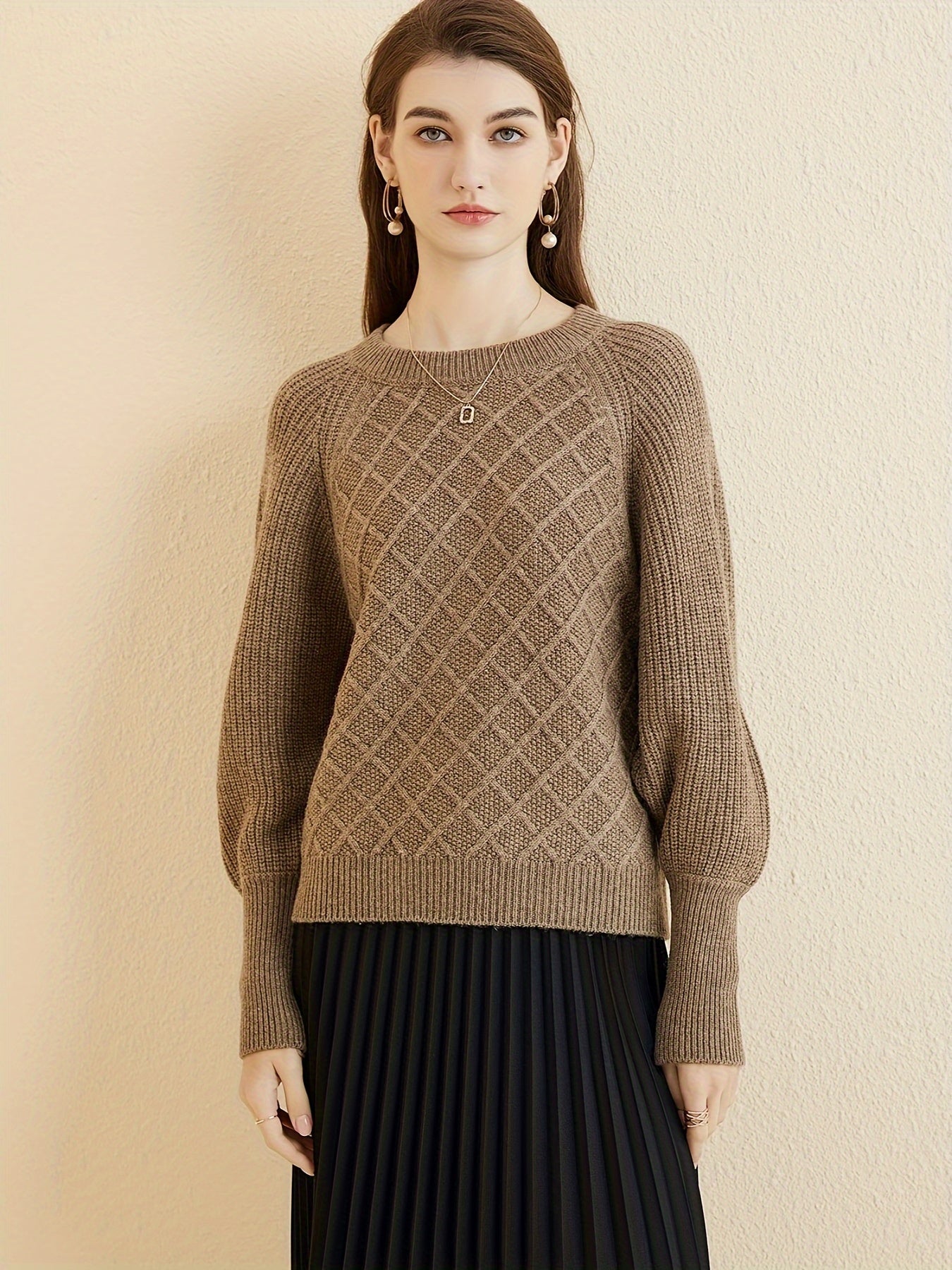 Elegant sweater with batwing sleeves