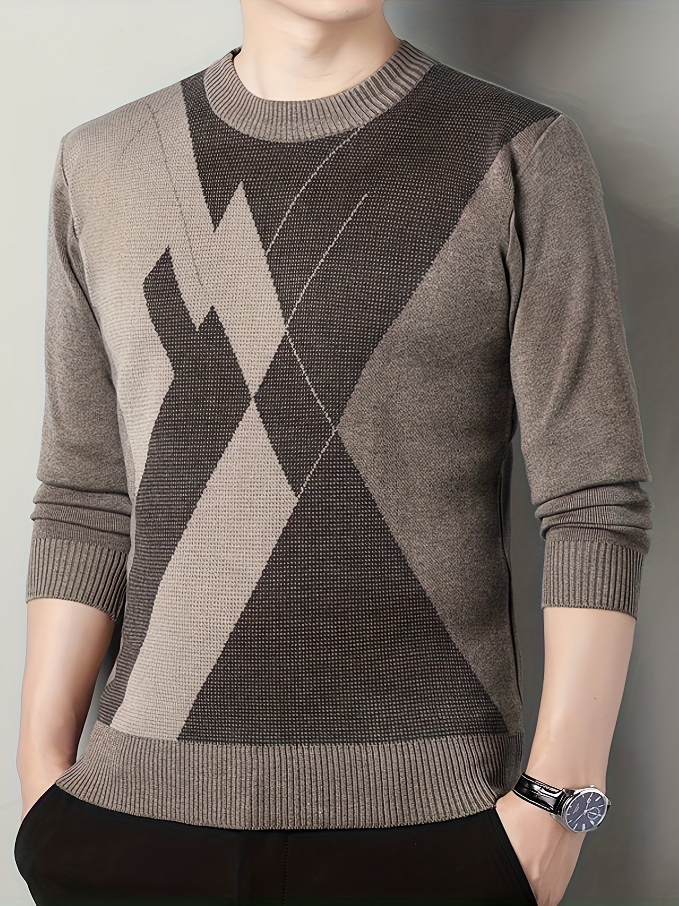 Knitted slim sweater with a geometric pattern