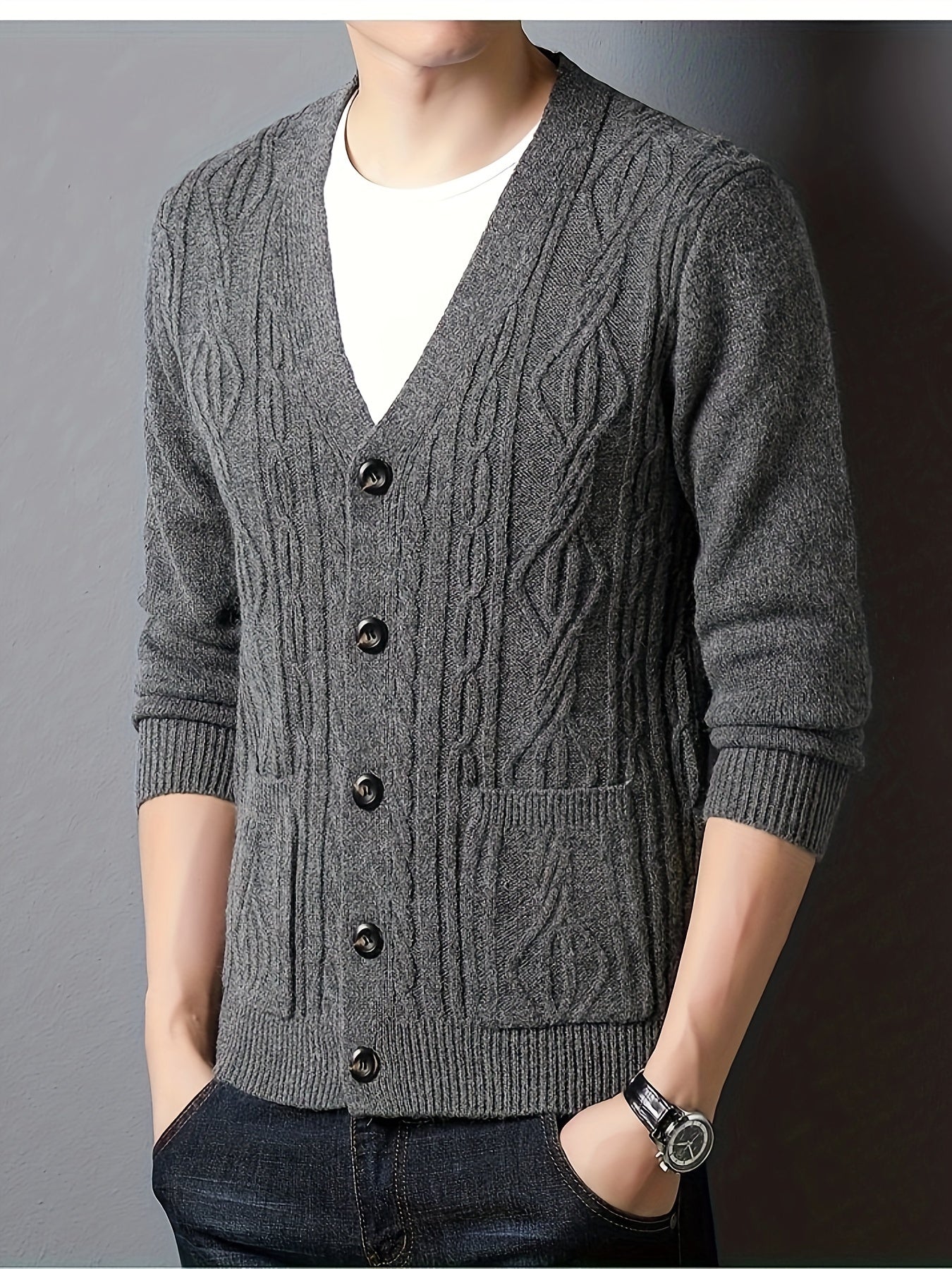 Loose-fitting cardigan with geometric pattern