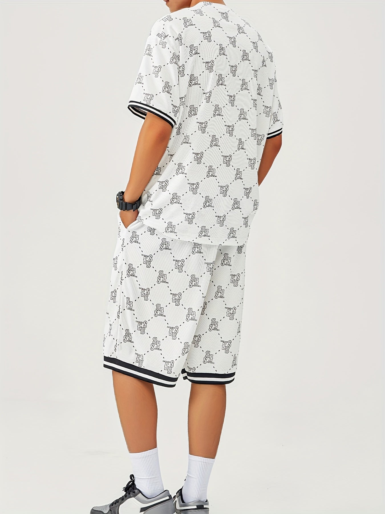 T-shirt and shorts with letter pattern print