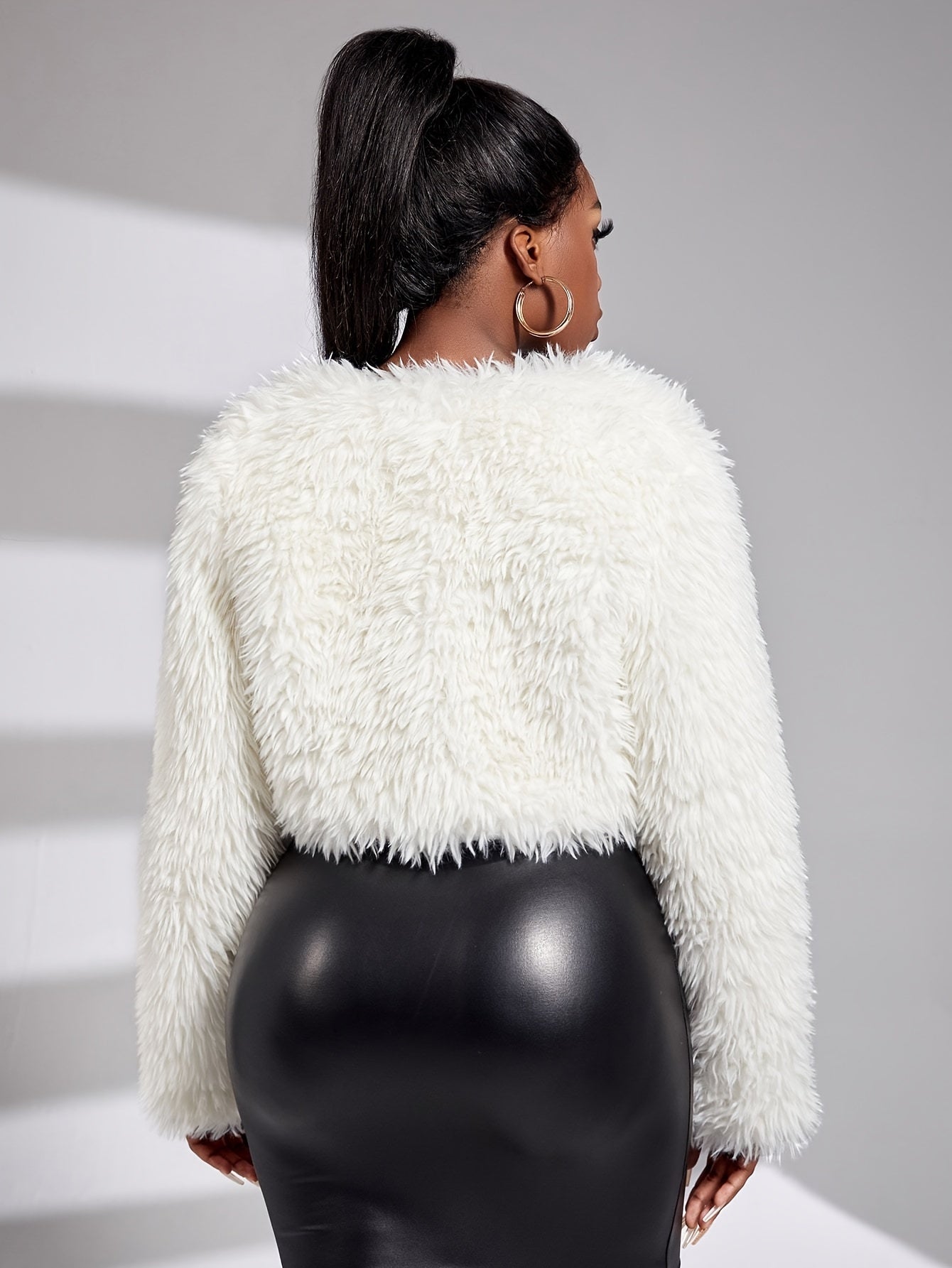 Versatile open faux fur jacket with long sleeves