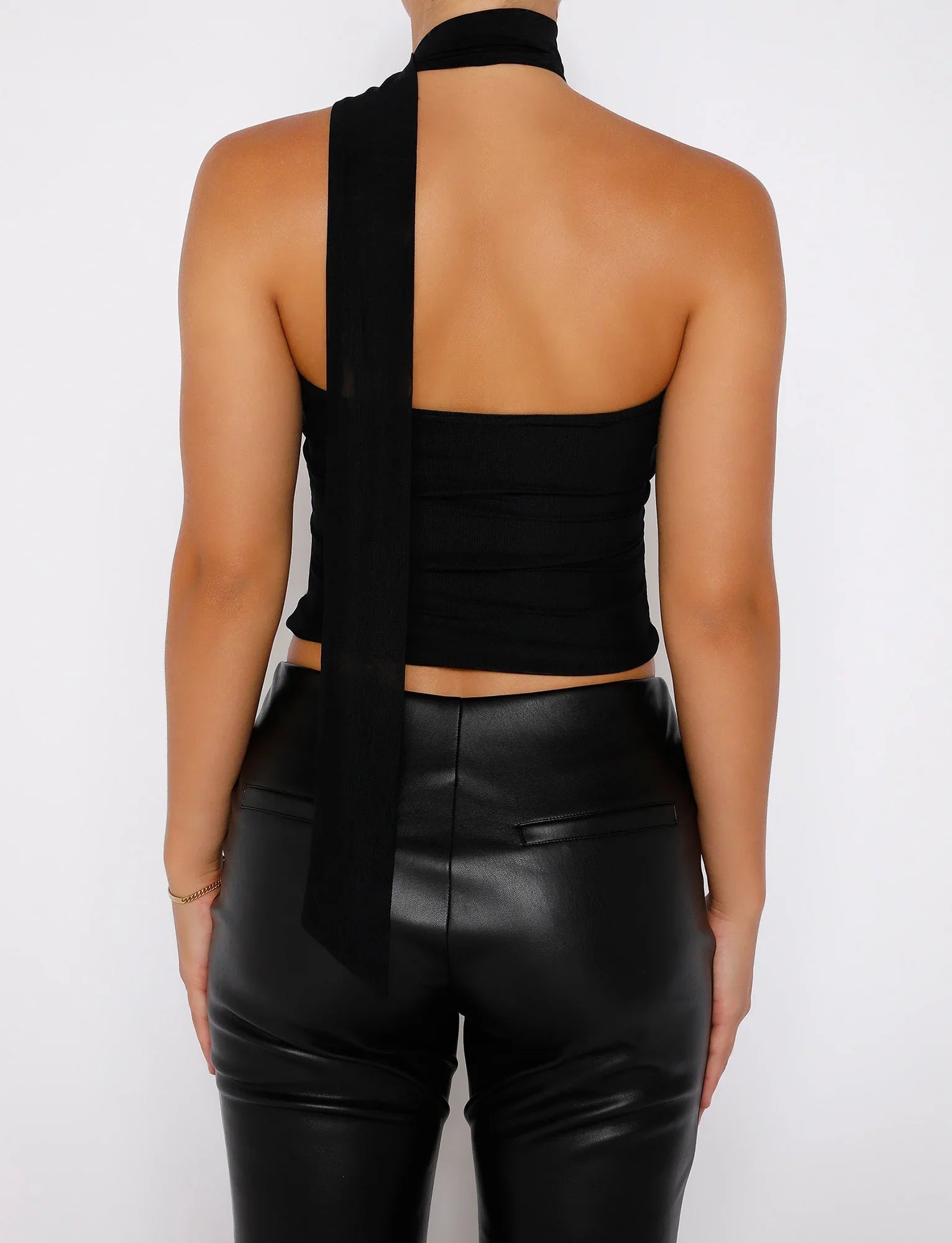 Sleeveless halter top