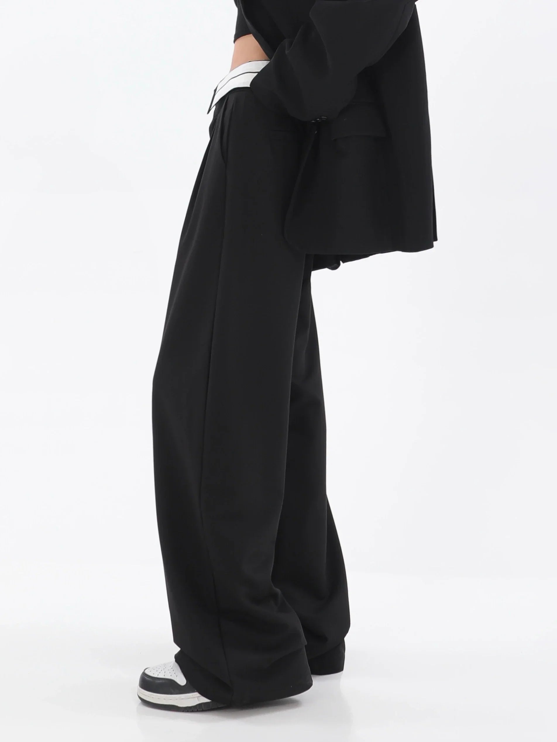 Wide trousers with a high waist