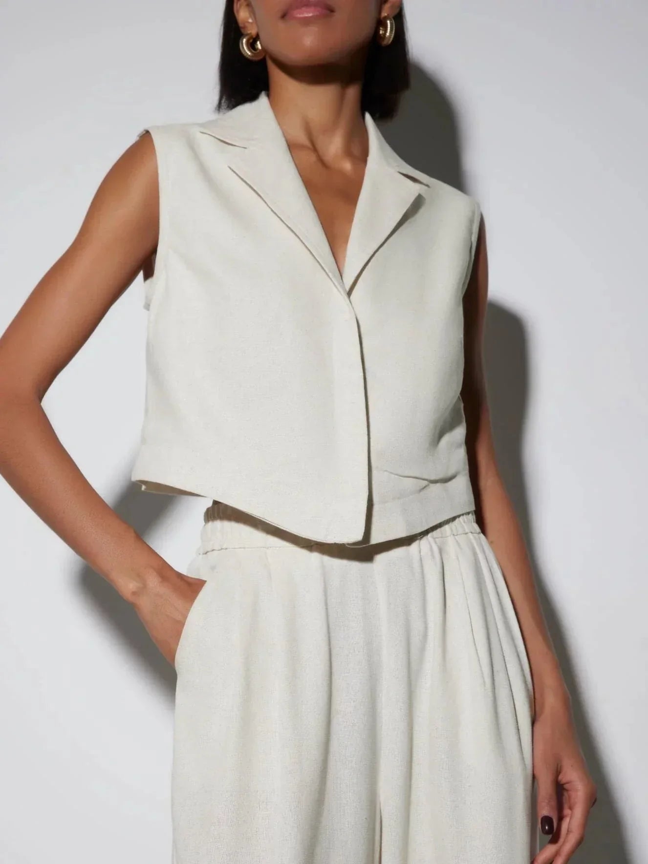 Chic cardigan and trouser suit made of linen and cotton