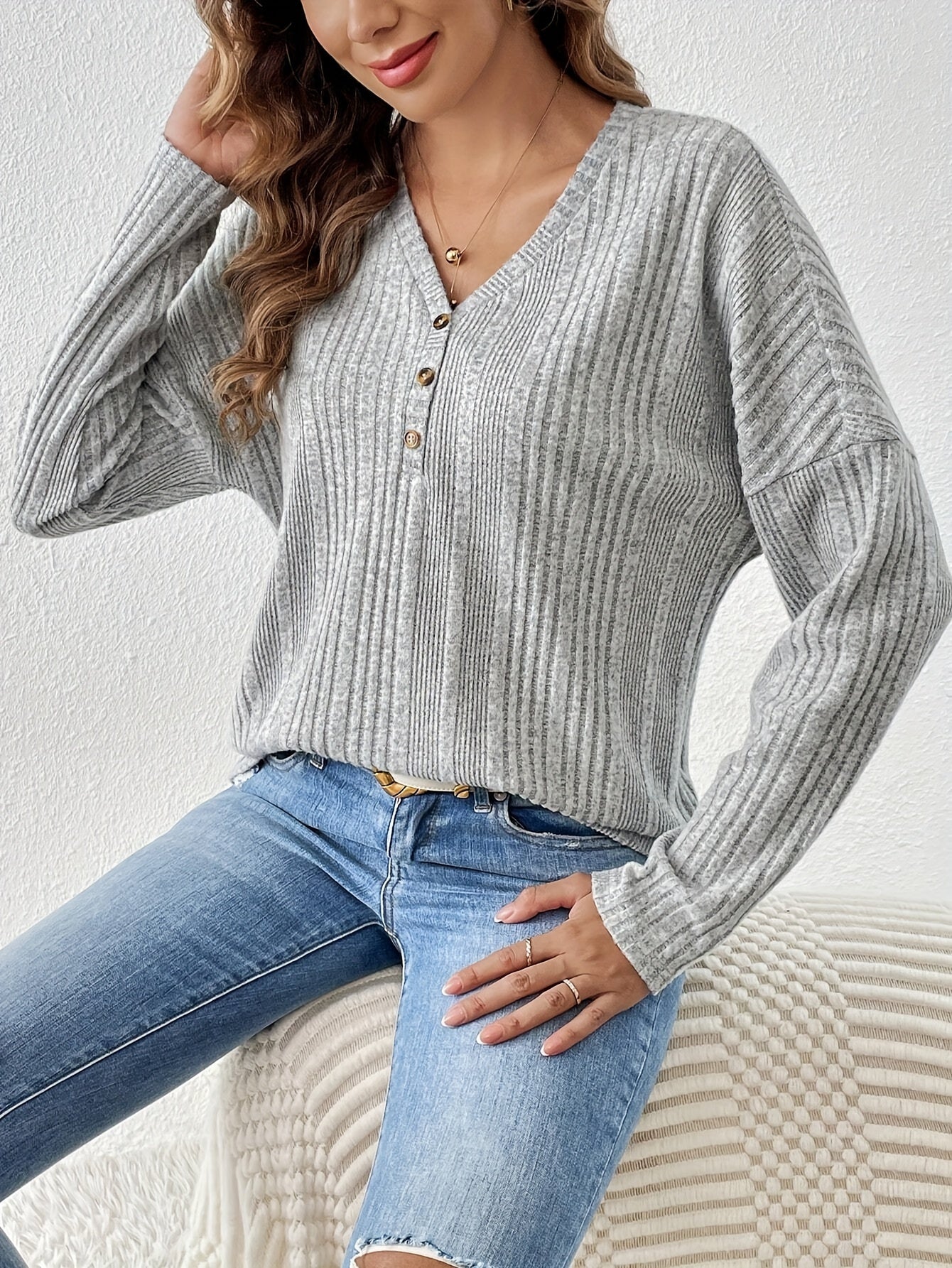 Casual gray t-shirt with long sleeves