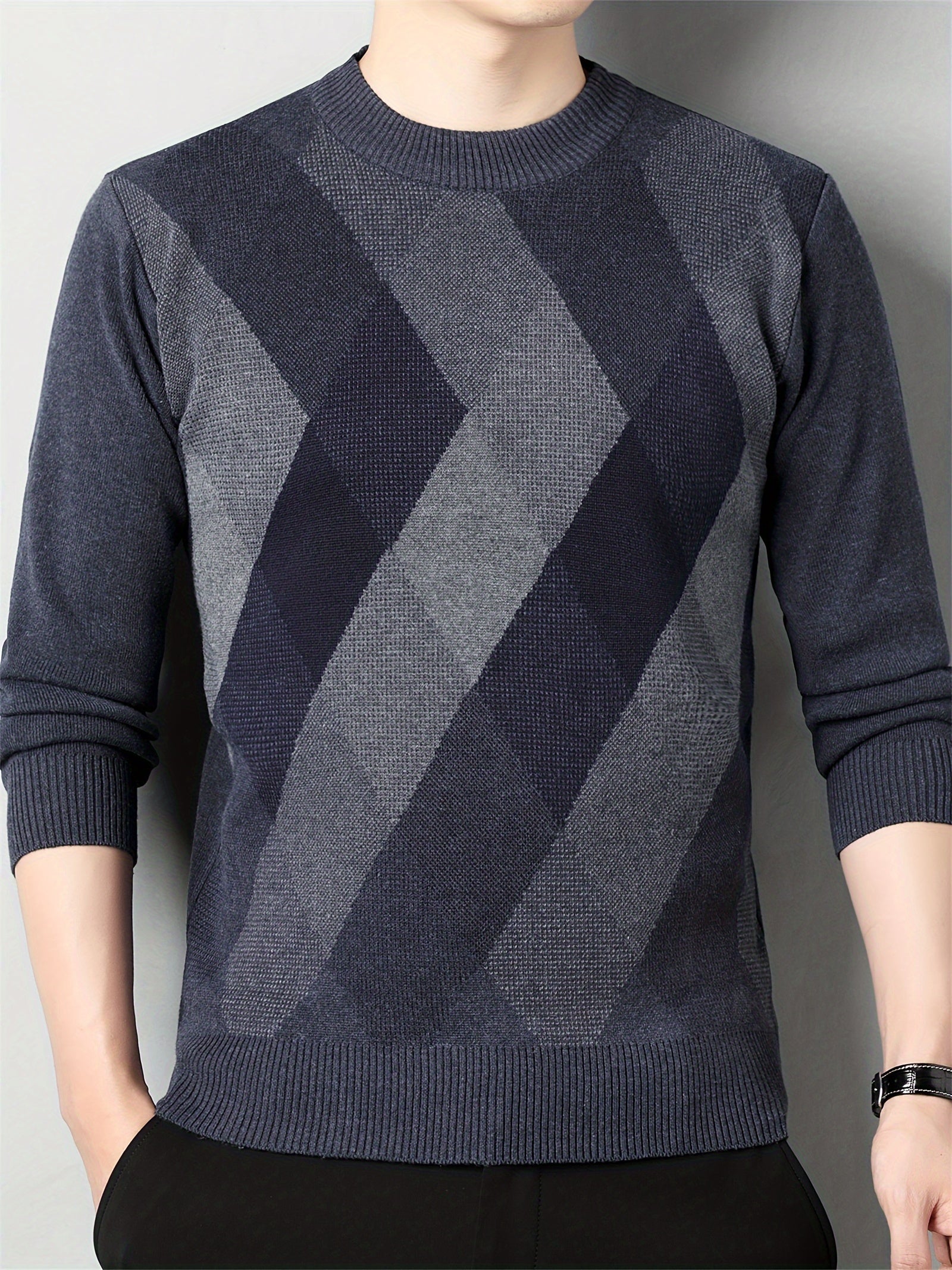 Knitted sweater with geometric pattern