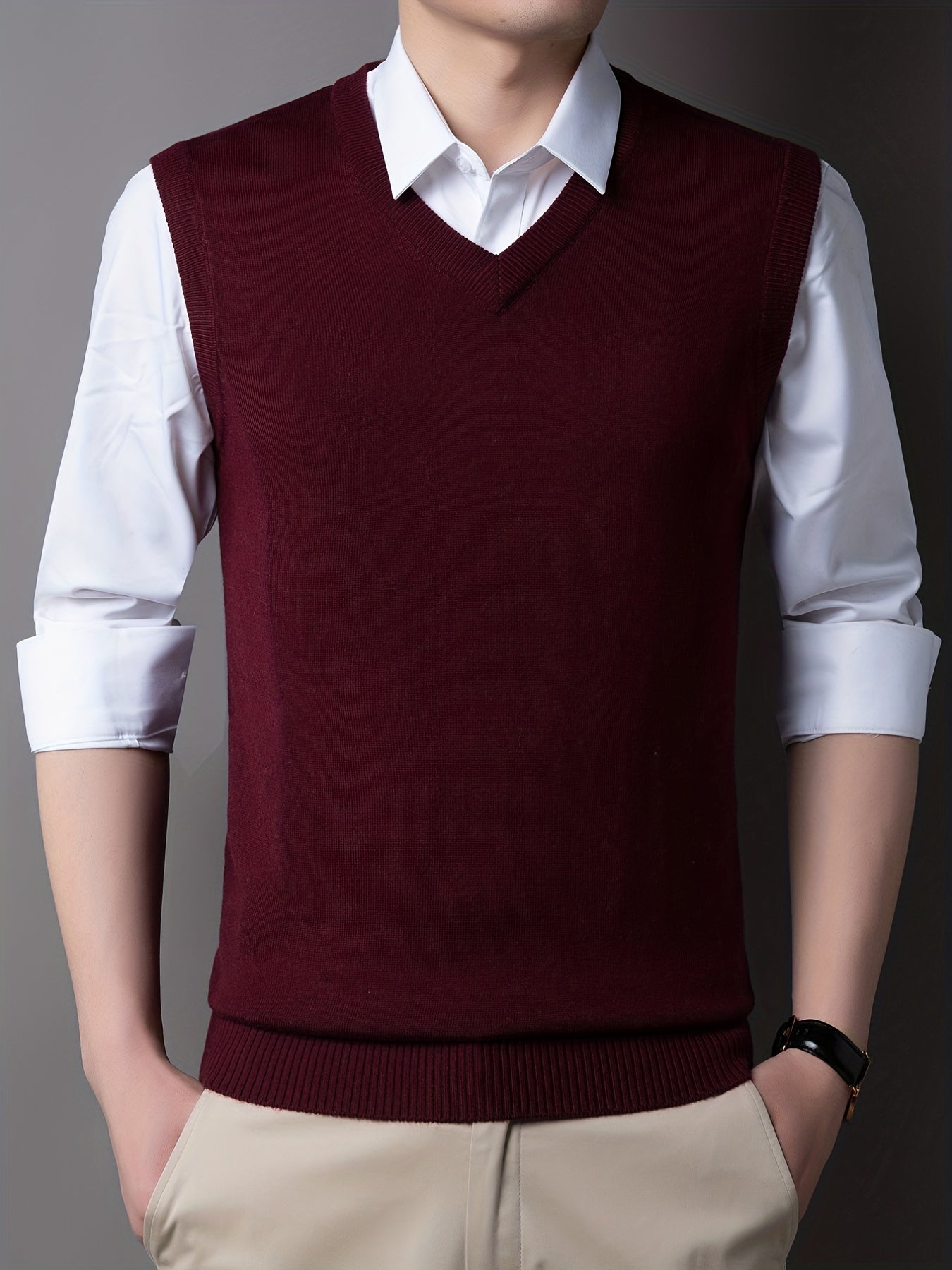 Sleeveless knitted sweater for men