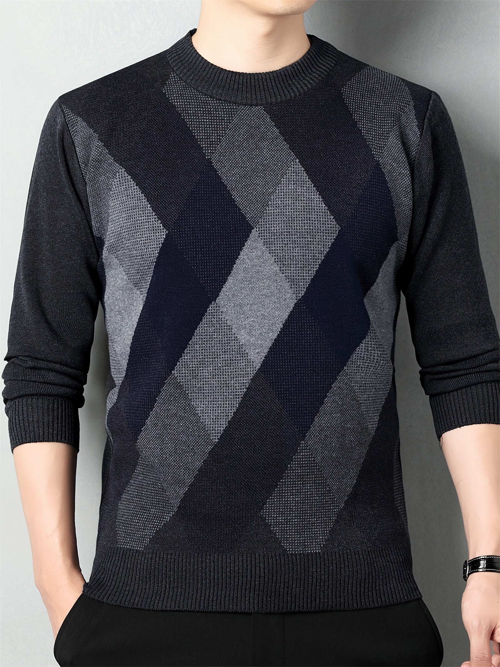 Knitted sweater with geometric pattern