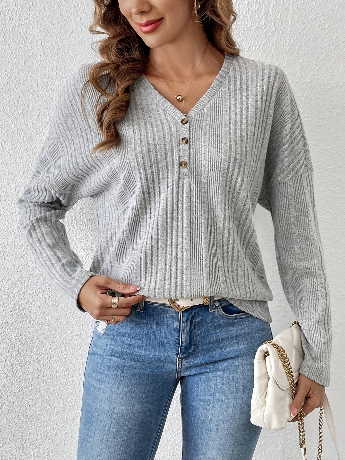 Casual gray t-shirt with long sleeves