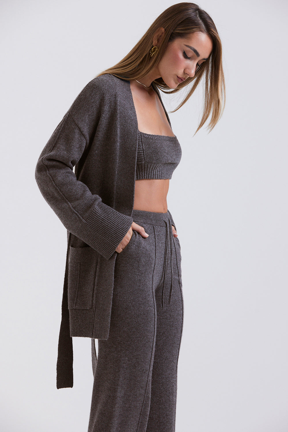 Anthracite-colored cashmere blend cardigan with belt, bralette and pants